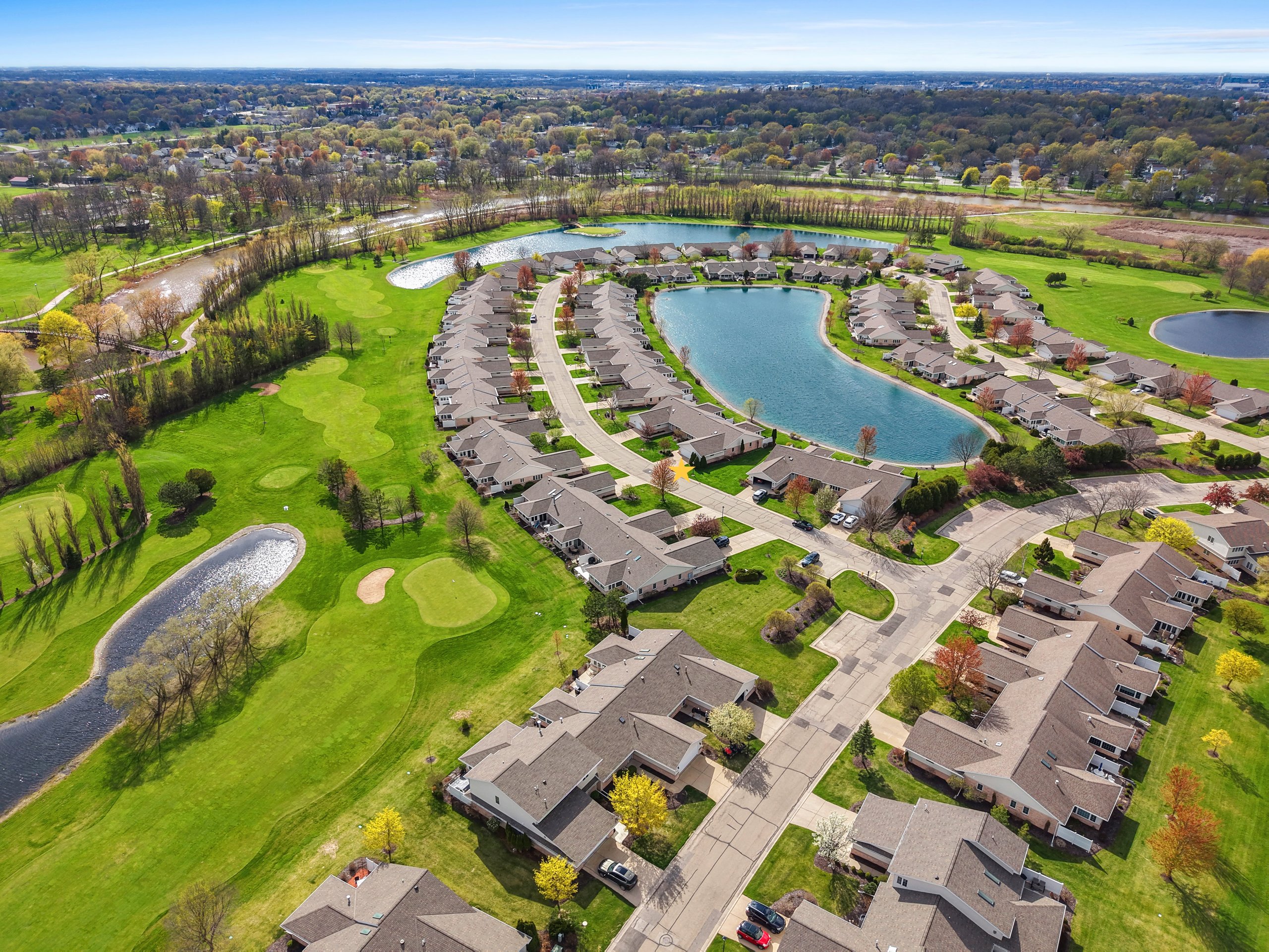  Waterfront Living at River Pines Condos - 物件實景