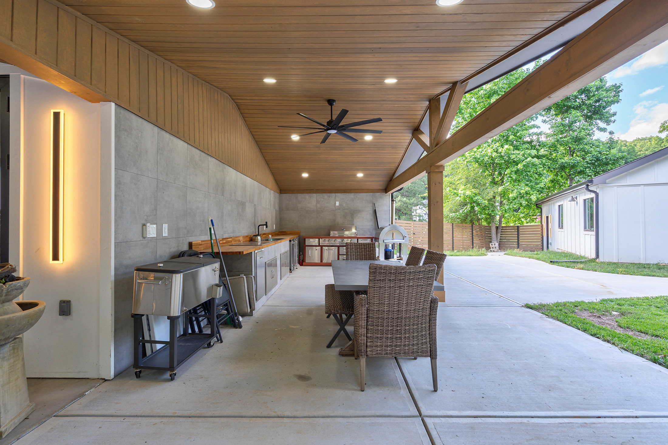  Fully Renovated Estate Blends Luxury, Flexibility & Resort-Style Living - 物件實景