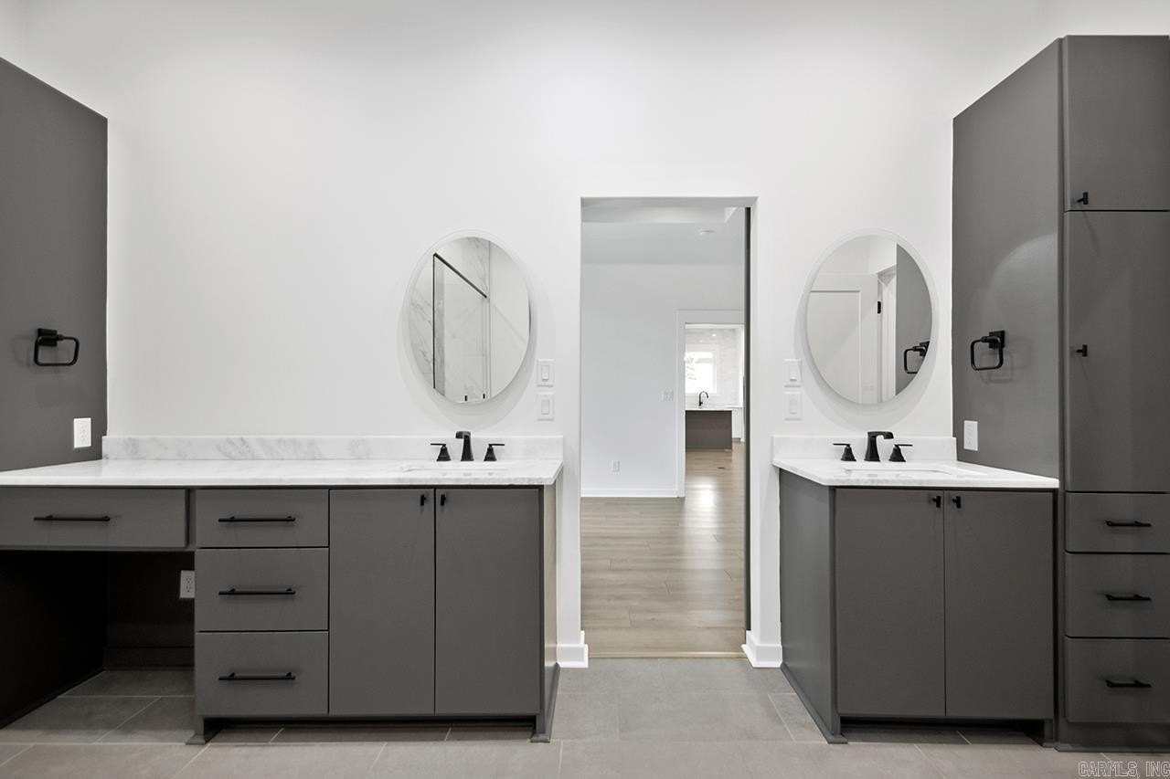 Bryant, Arkansas, 72022, United States, 5 Bedrooms Bedrooms, ,5 BathroomsBathrooms,Residential,For Sale,1978792