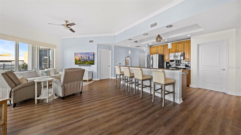 Tampa, Florida, 33602, United States, 2 Bedrooms Bedrooms, ,2 BathroomsBathrooms,Residential,For Sale,1935237