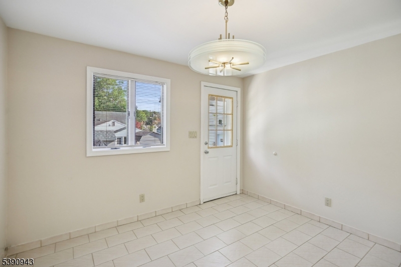 West Orange Twp., New Jersey, 07052, United States, 2 Bedrooms Bedrooms, ,2 BathroomsBathrooms,Residential,For Sale,1969241