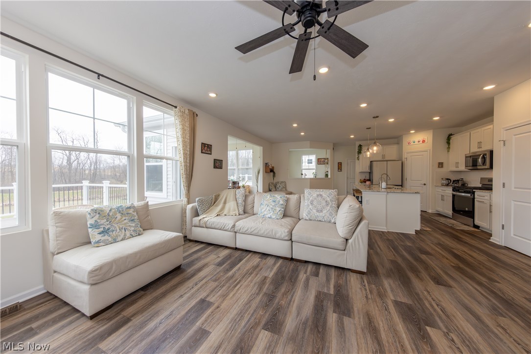 Aurora, Ohio, 44202, United States, 3 Bedrooms Bedrooms, ,3 BathroomsBathrooms,Residential,For Sale,2030773