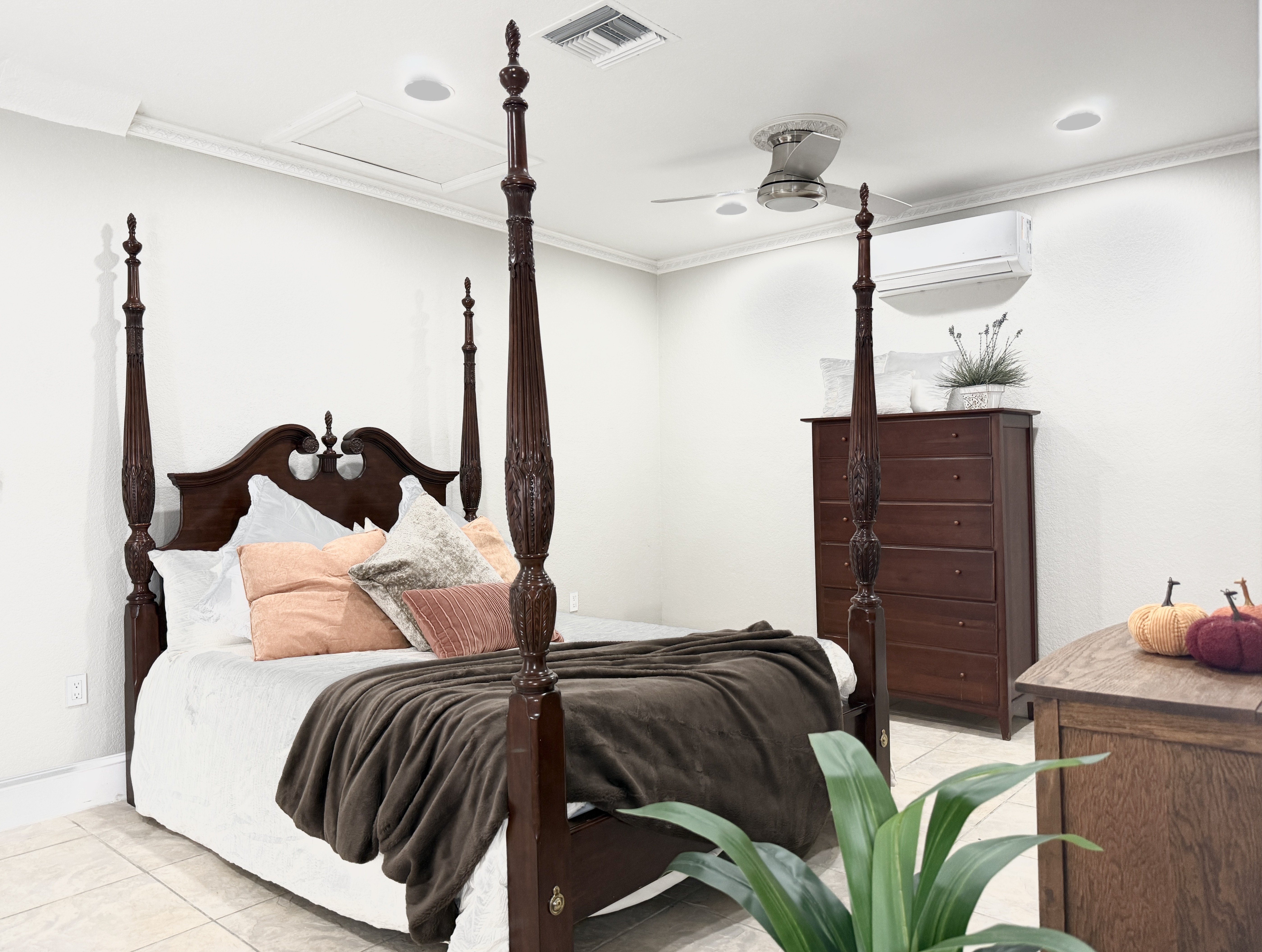 Temple Terrace, Florida, 33637, United States, 3 Bedrooms Bedrooms, ,4 BathroomsBathrooms,Residential,For Sale,1982268