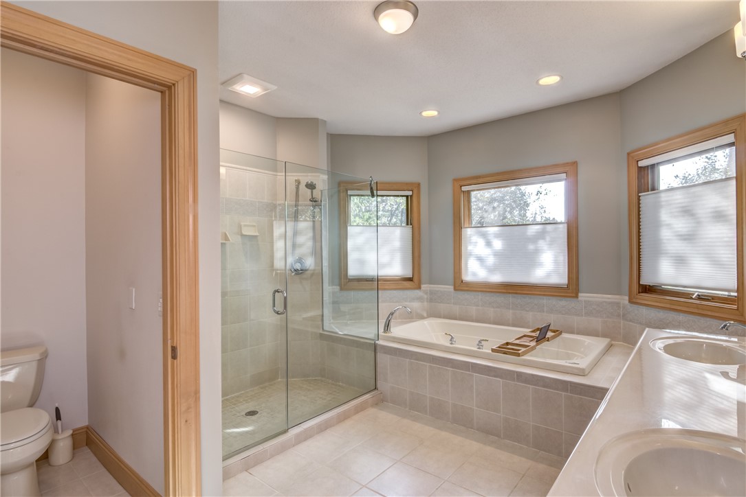 Eau Claire, Wisconsin, 54701, United States, 5 Bedrooms Bedrooms, ,4 BathroomsBathrooms,Residential,For Sale,1976179