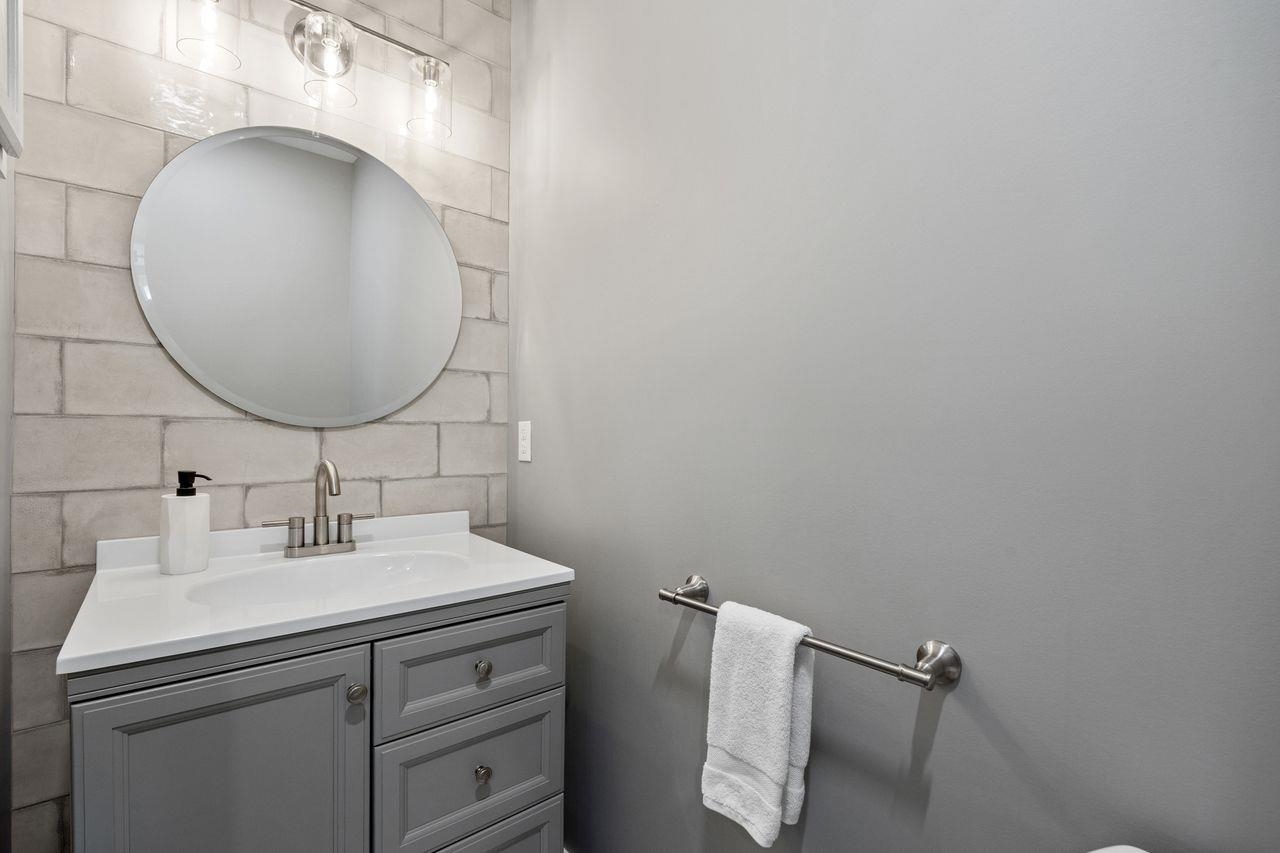 Conway, New Hampshire, 03860, United States, 4 Bedrooms Bedrooms, ,5 BathroomsBathrooms,Residential,For Sale,1991555