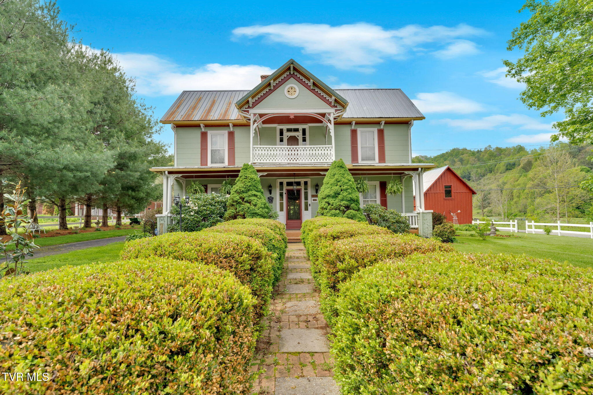 Roan Mountain, Tennessee, 37687, United States, 4 Bedrooms Bedrooms, ,2 BathroomsBathrooms,Residential,For Sale,2010992