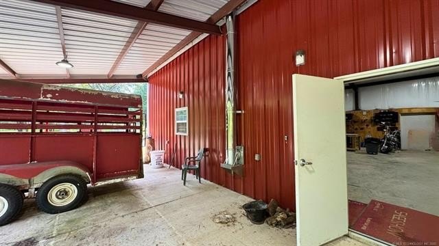 Hodgen, Oklahoma, 74939, United States, 4 Bedrooms Bedrooms, ,3 BathroomsBathrooms,Residential,For Sale,1979733