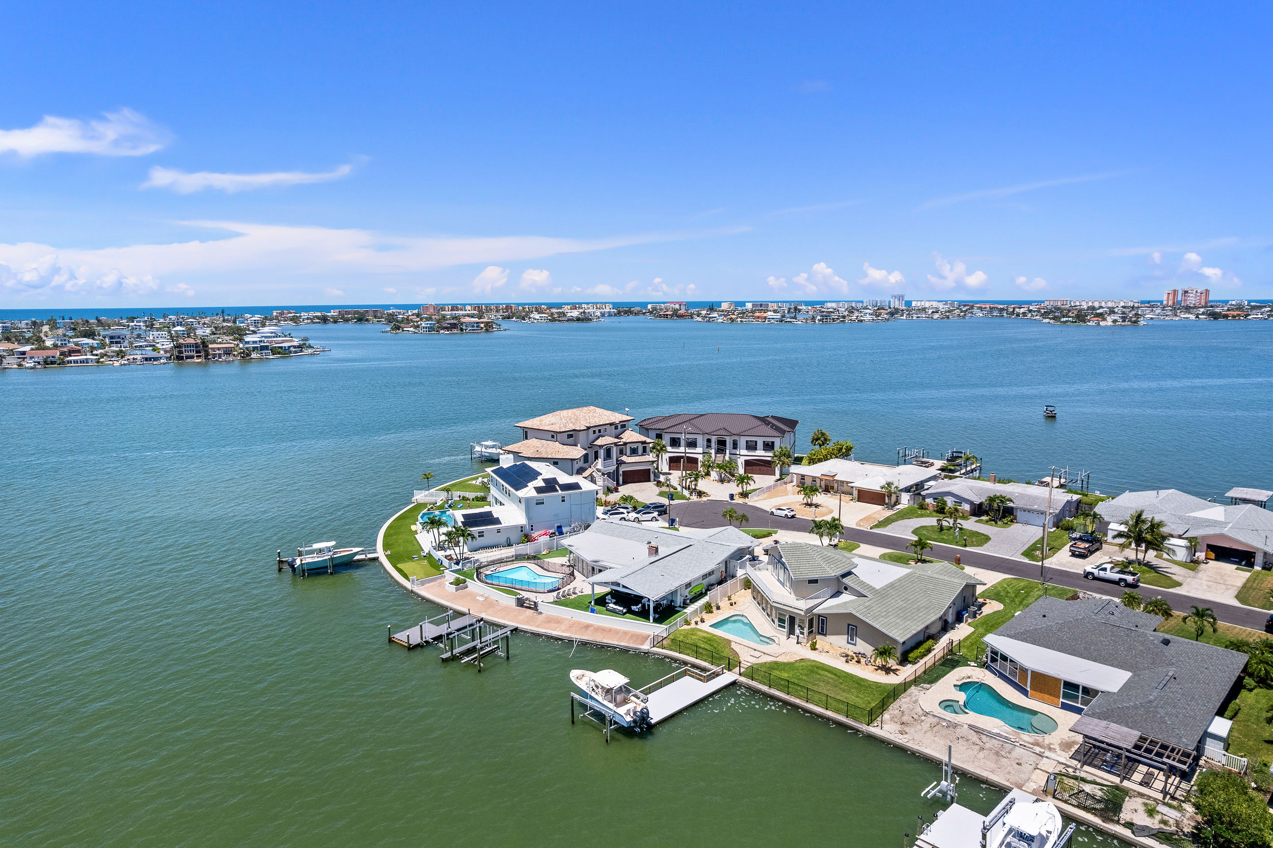 Seminole, Florida, 33772, United States, 3 Bedrooms Bedrooms, ,3 BathroomsBathrooms,Residential,For Sale,1900666
