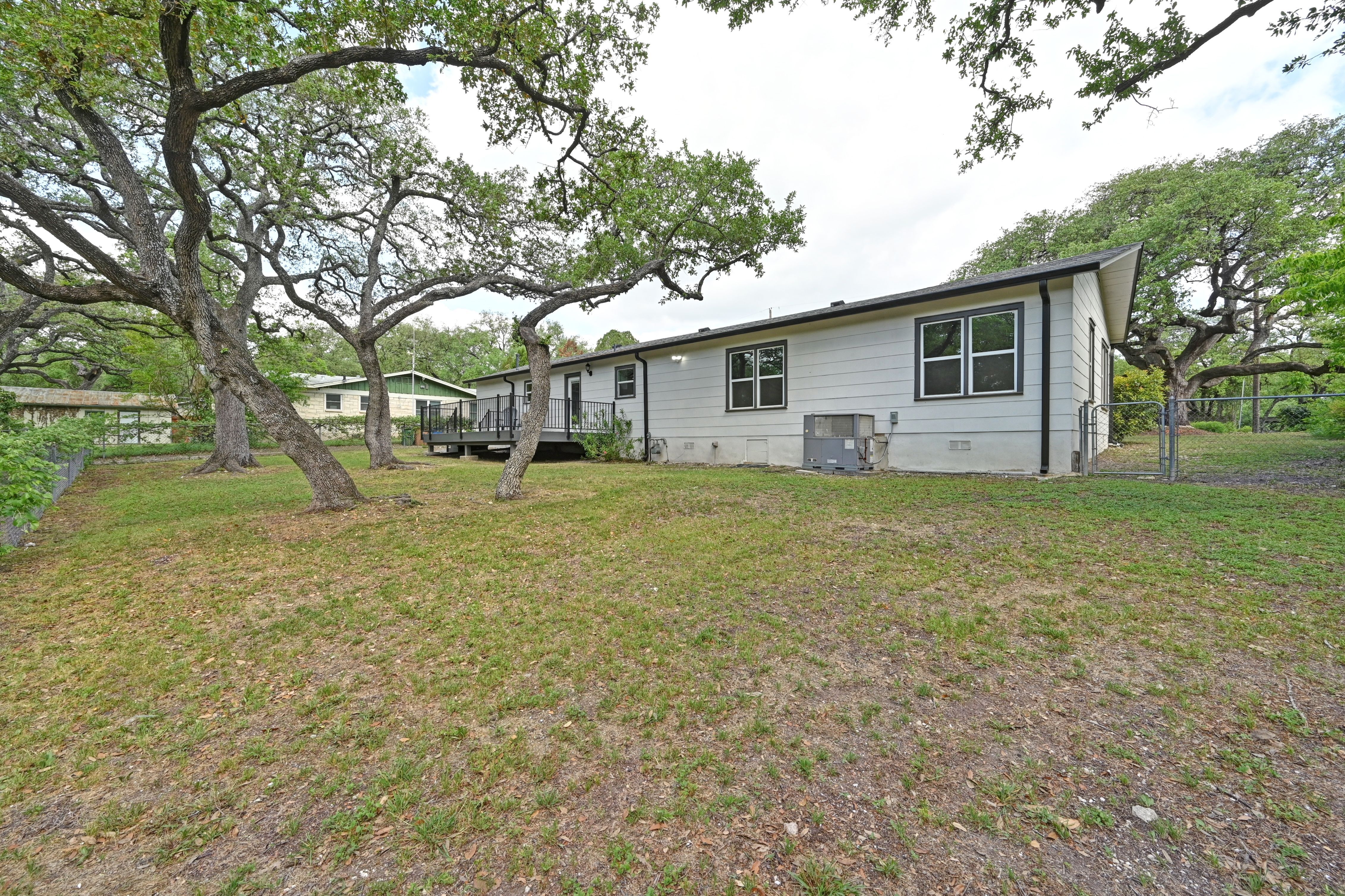  Tranquil Street in South Austin - 物件實景
