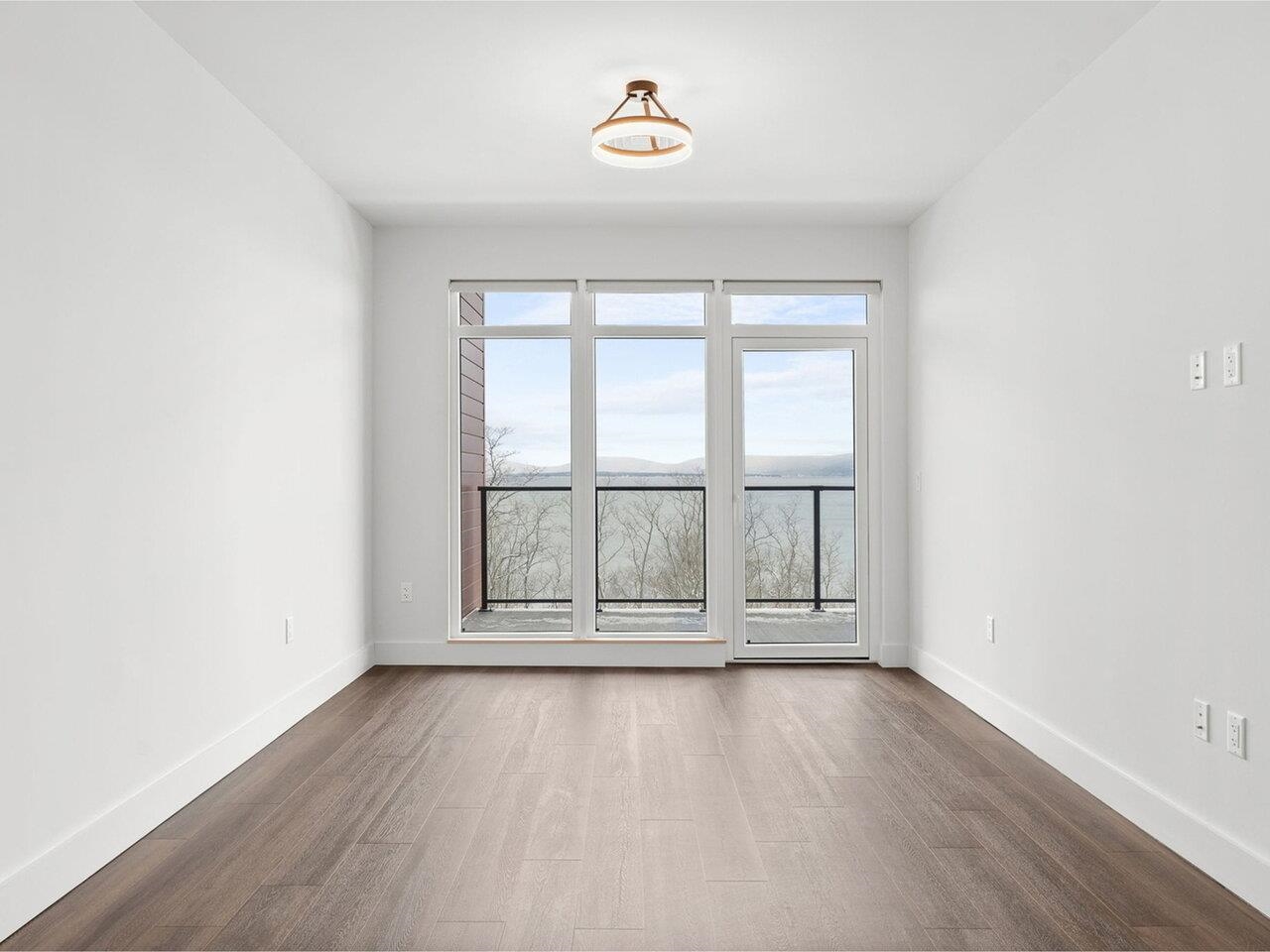 Burlington, Vermont, 05401, United States, 2 Bedrooms Bedrooms, ,1 BathroomBathrooms,Residential,For Sale,1777714