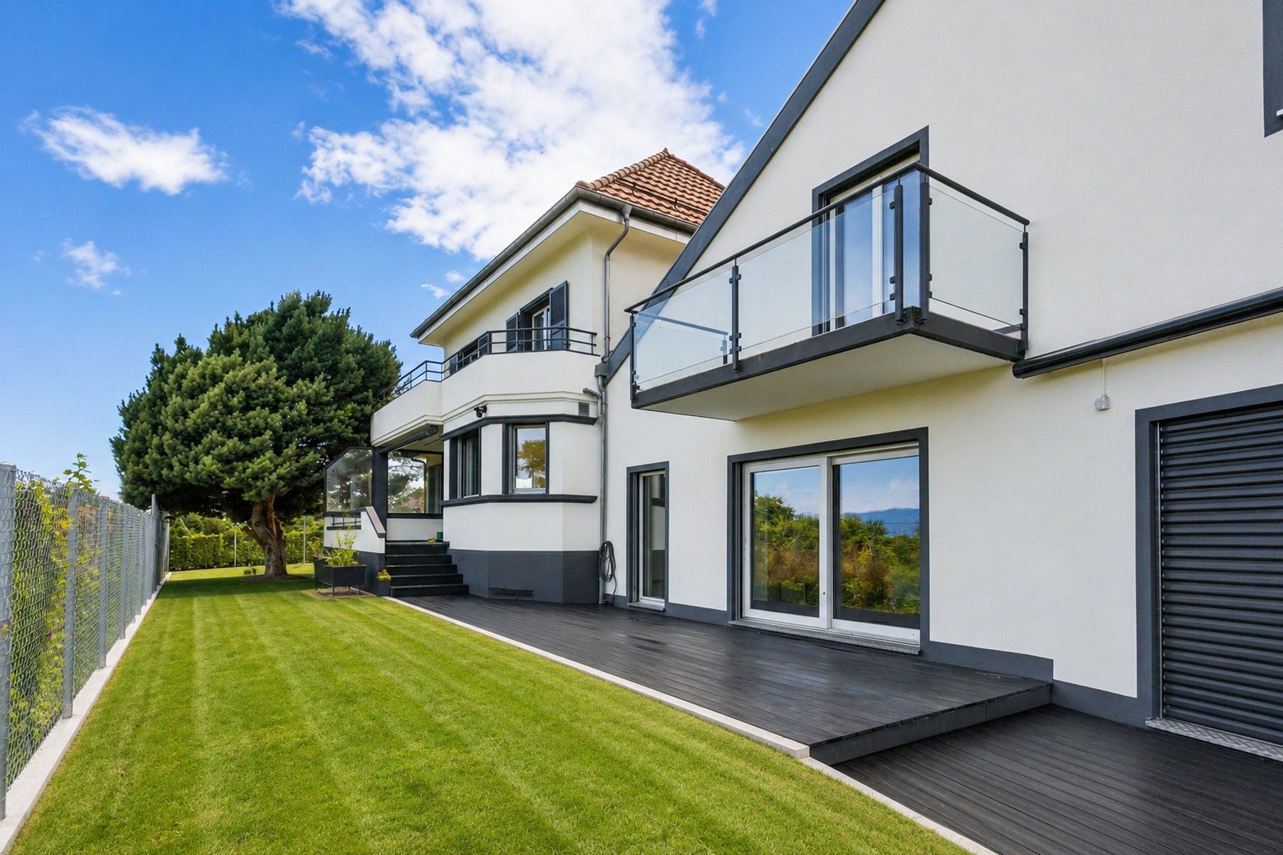  9-bedroom family home with a garden and lake views - 物件實景
