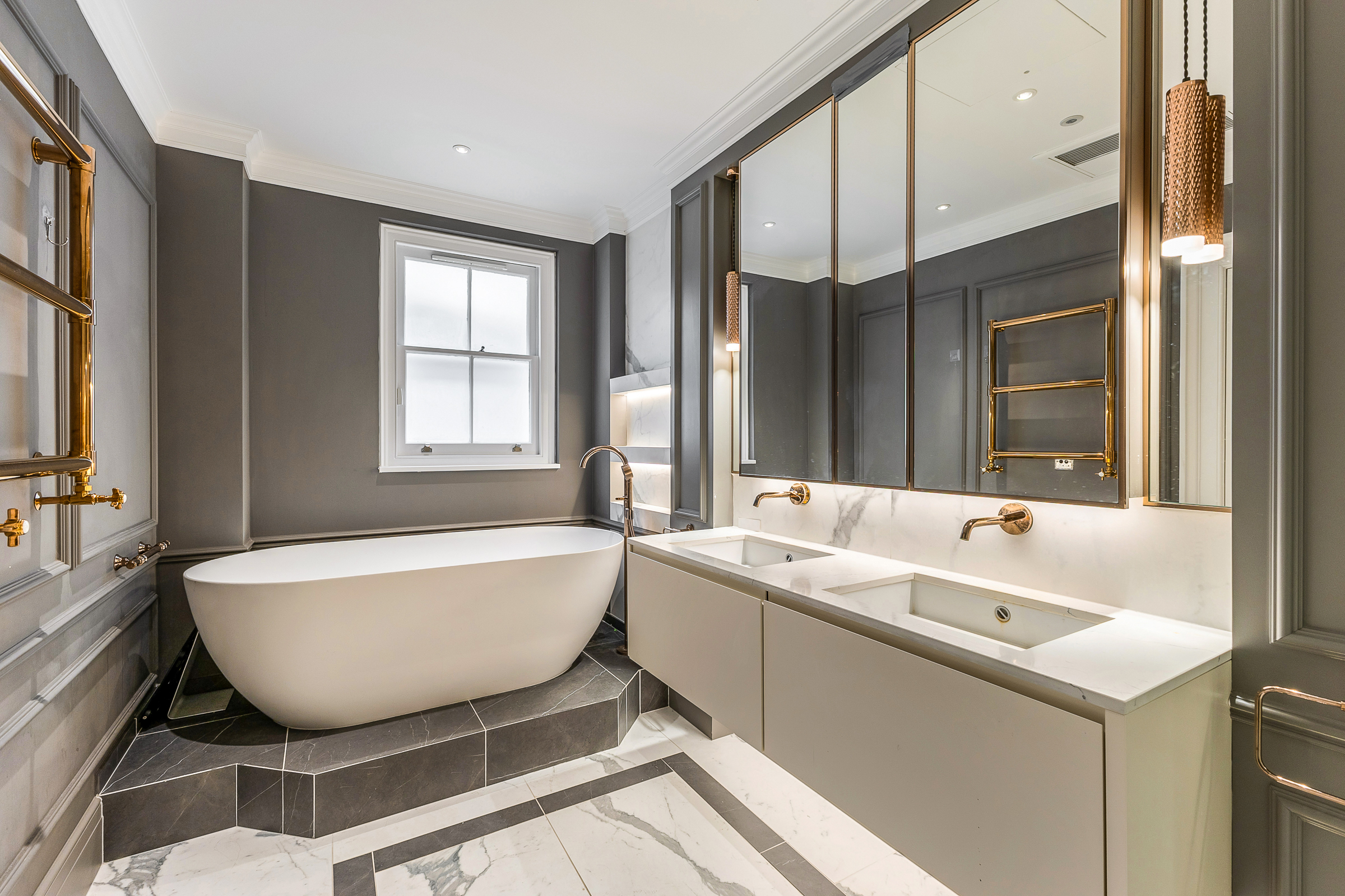  Grand Proportions on in Queen