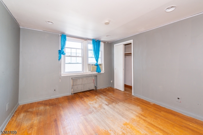 Prospect Park Boro, New Jersey, 07508-1904, United States, 5 Bedrooms Bedrooms, ,3 BathroomsBathrooms,Residential,For Sale,1879687