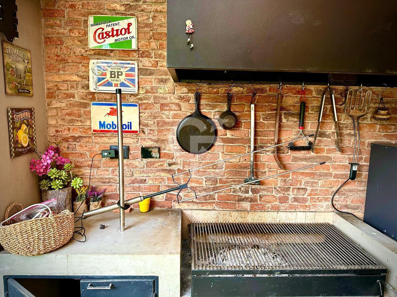 Lo Barnechea, Chile, 5 Bedrooms Bedrooms, ,5 BathroomsBathrooms,Residential,For Sale,1986554