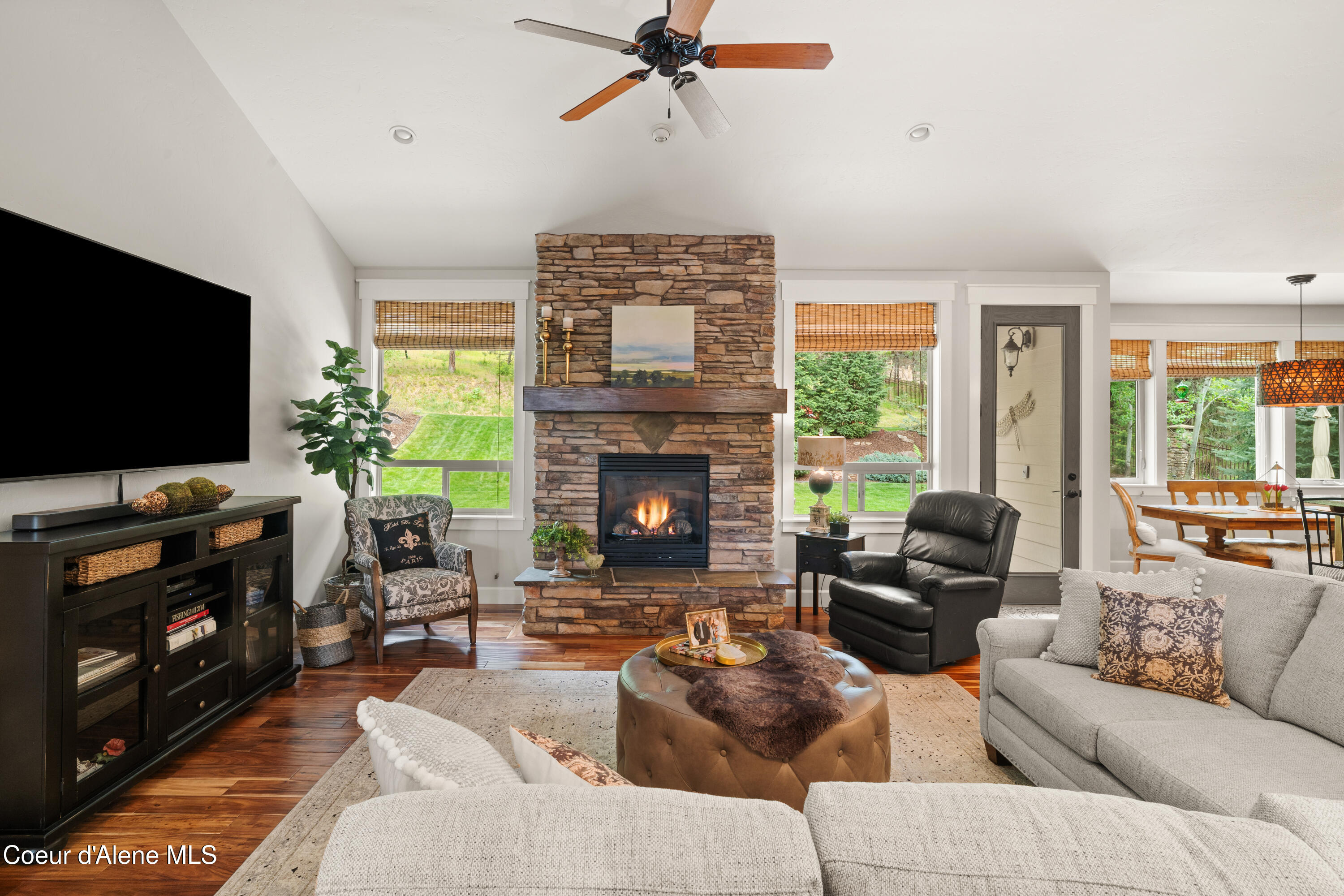 Coeur d'Alene, Idaho, 83815, United States, 5 Bedrooms Bedrooms, ,4 BathroomsBathrooms,Residential,For Sale,2048634
