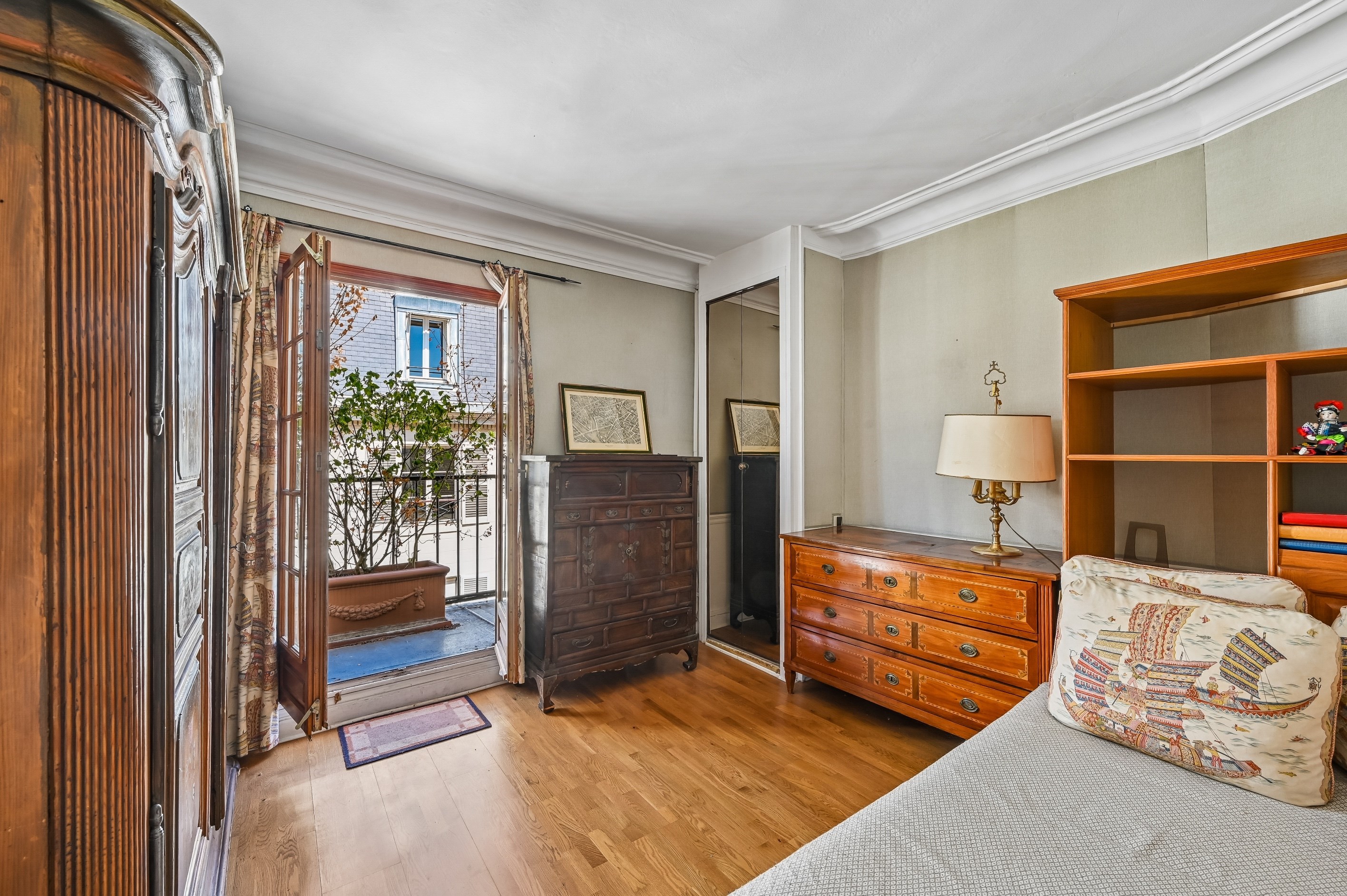  Apartment for sale-high floor-balcony-Place de l