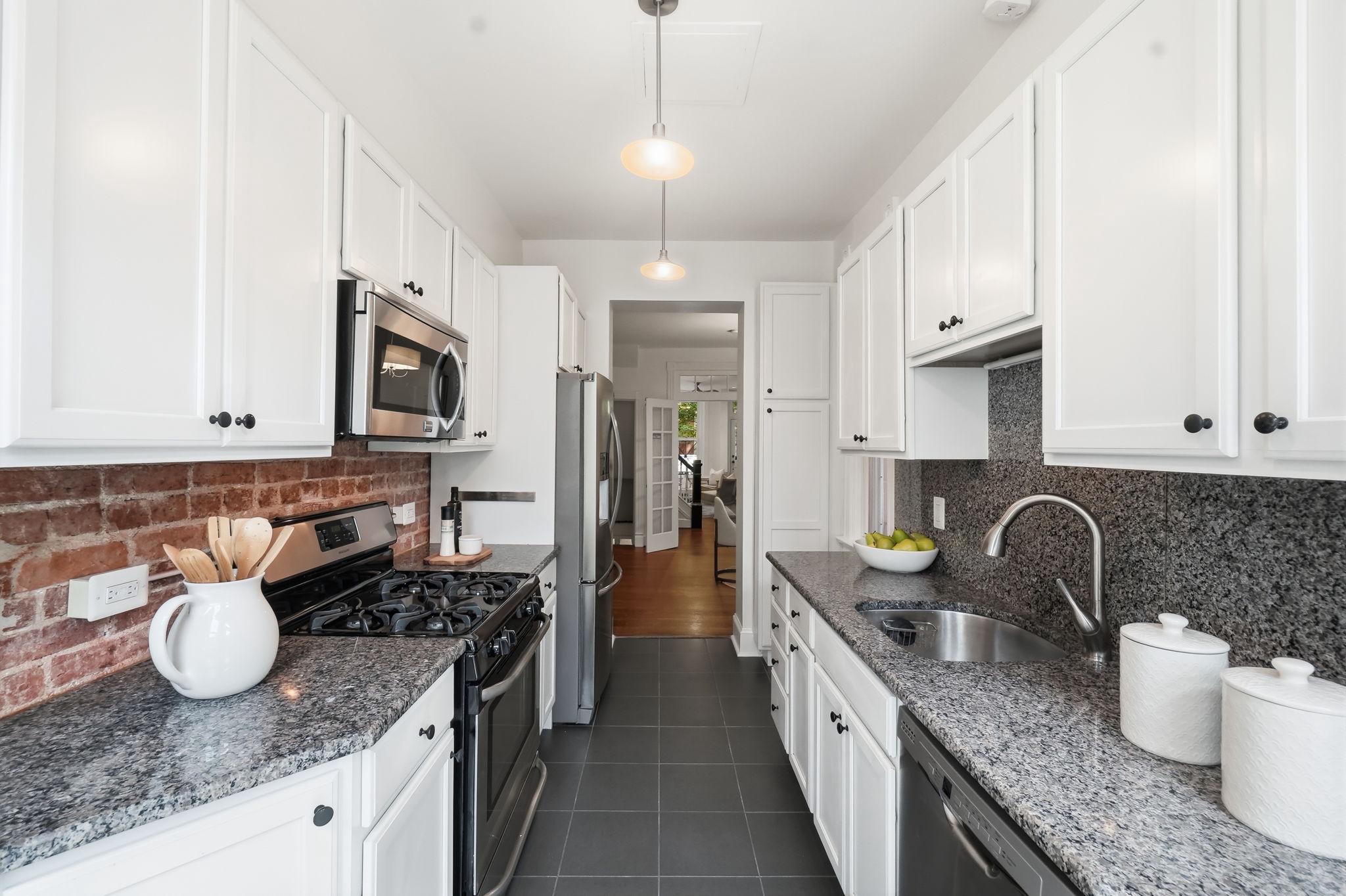  2152 Newport Place NW, Washington, DC, 20037 - 物件實景