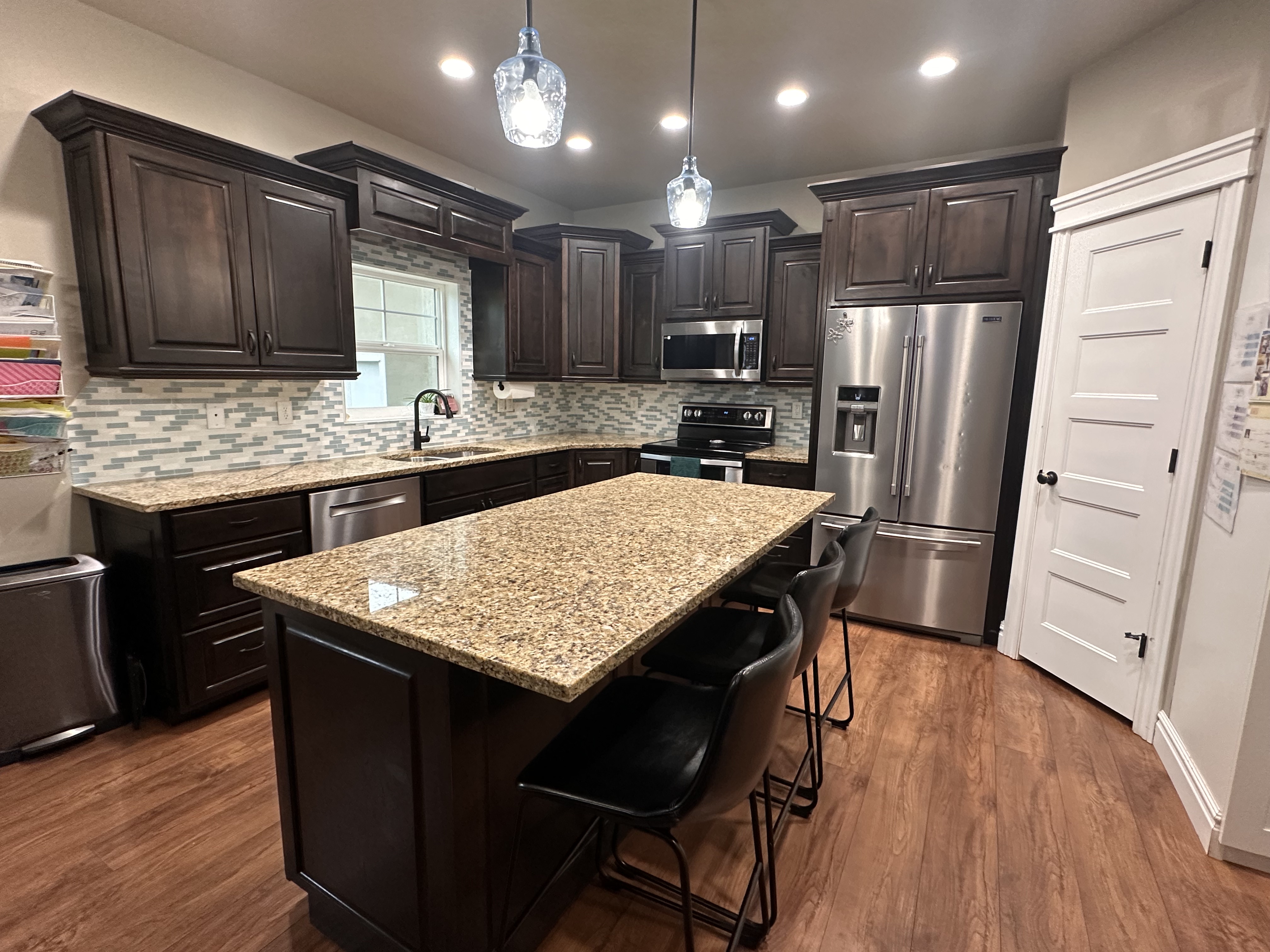 Roosevelt, Utah, 84066, United States, 6 Bedrooms Bedrooms, ,3 BathroomsBathrooms,Residential,For Sale,1976583