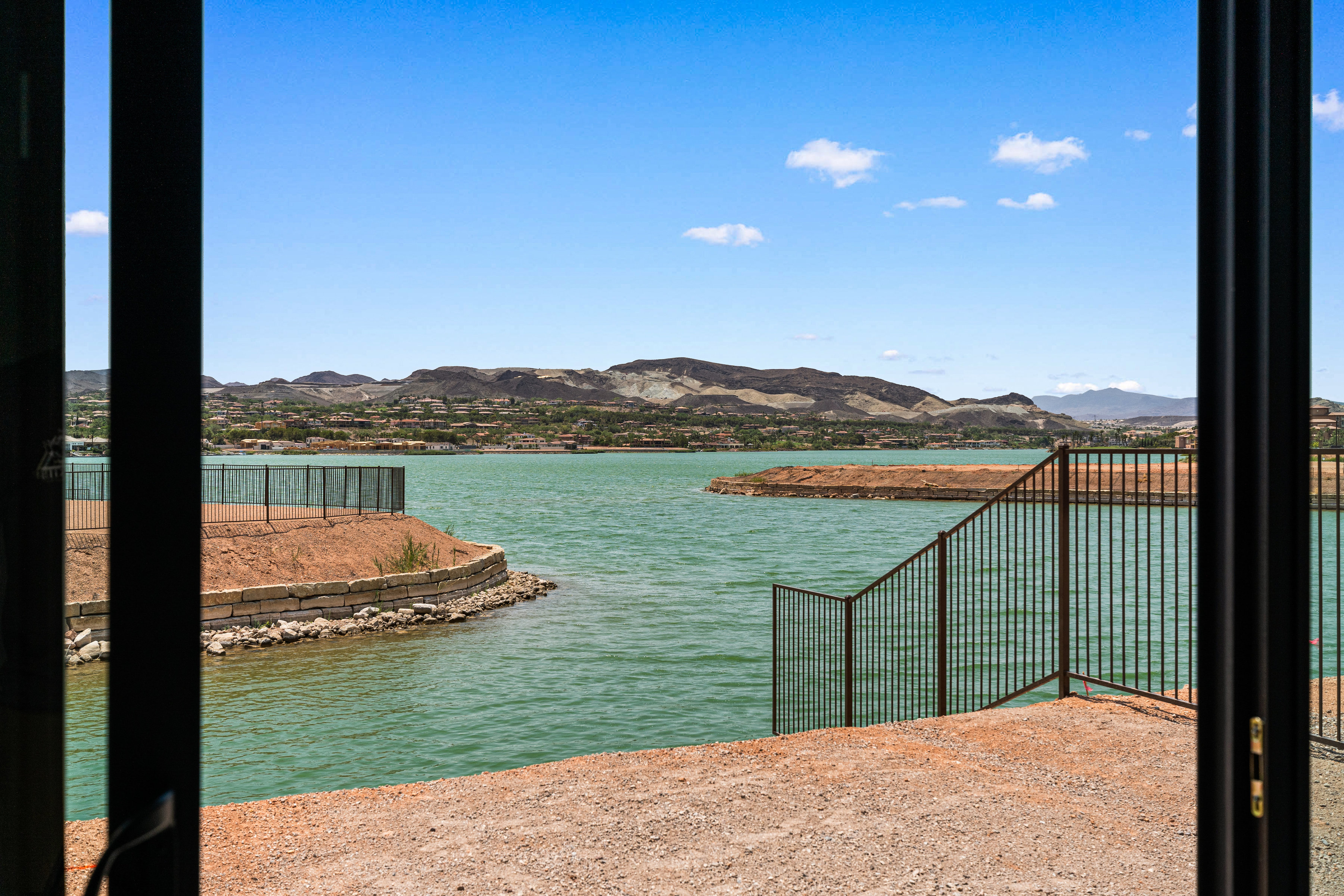  One of a Kind Waterfront Lifestyle - 物件實景