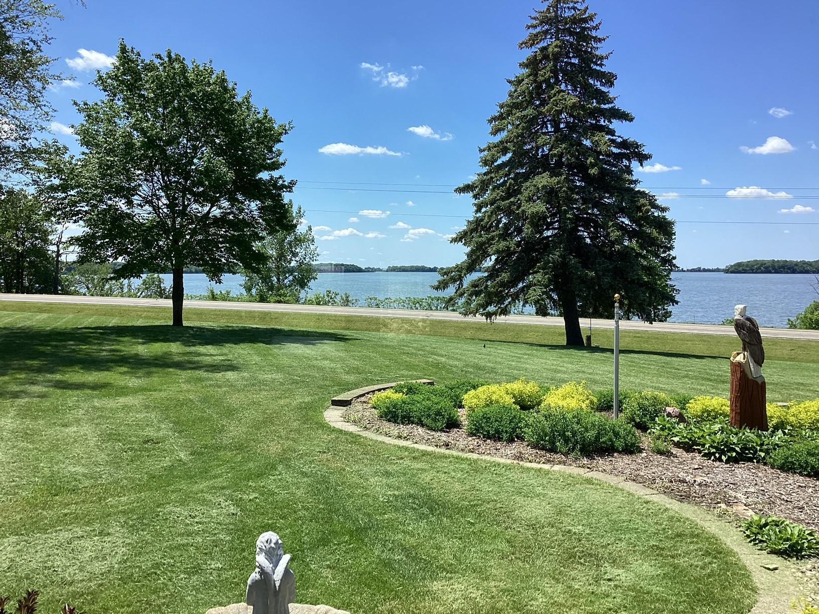 Alden, Minnesota, 56009, United States, 4 Bedrooms Bedrooms, ,1 BathroomBathrooms,Residential,For Sale,1920327