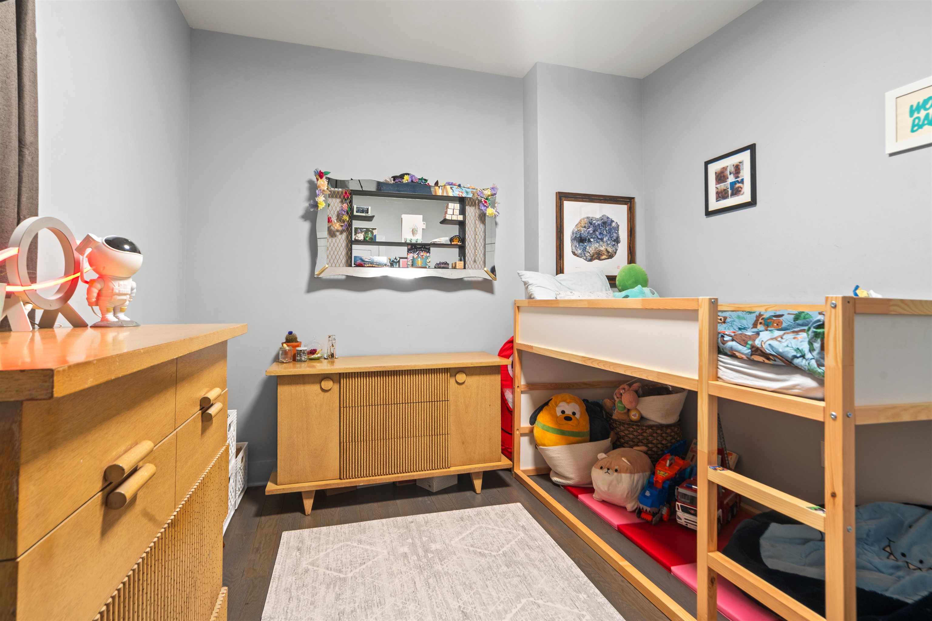 Jersey City, New Jersey, 07307, United States, 3 Bedrooms Bedrooms, ,2 BathroomsBathrooms,Residential,For Sale,1916782