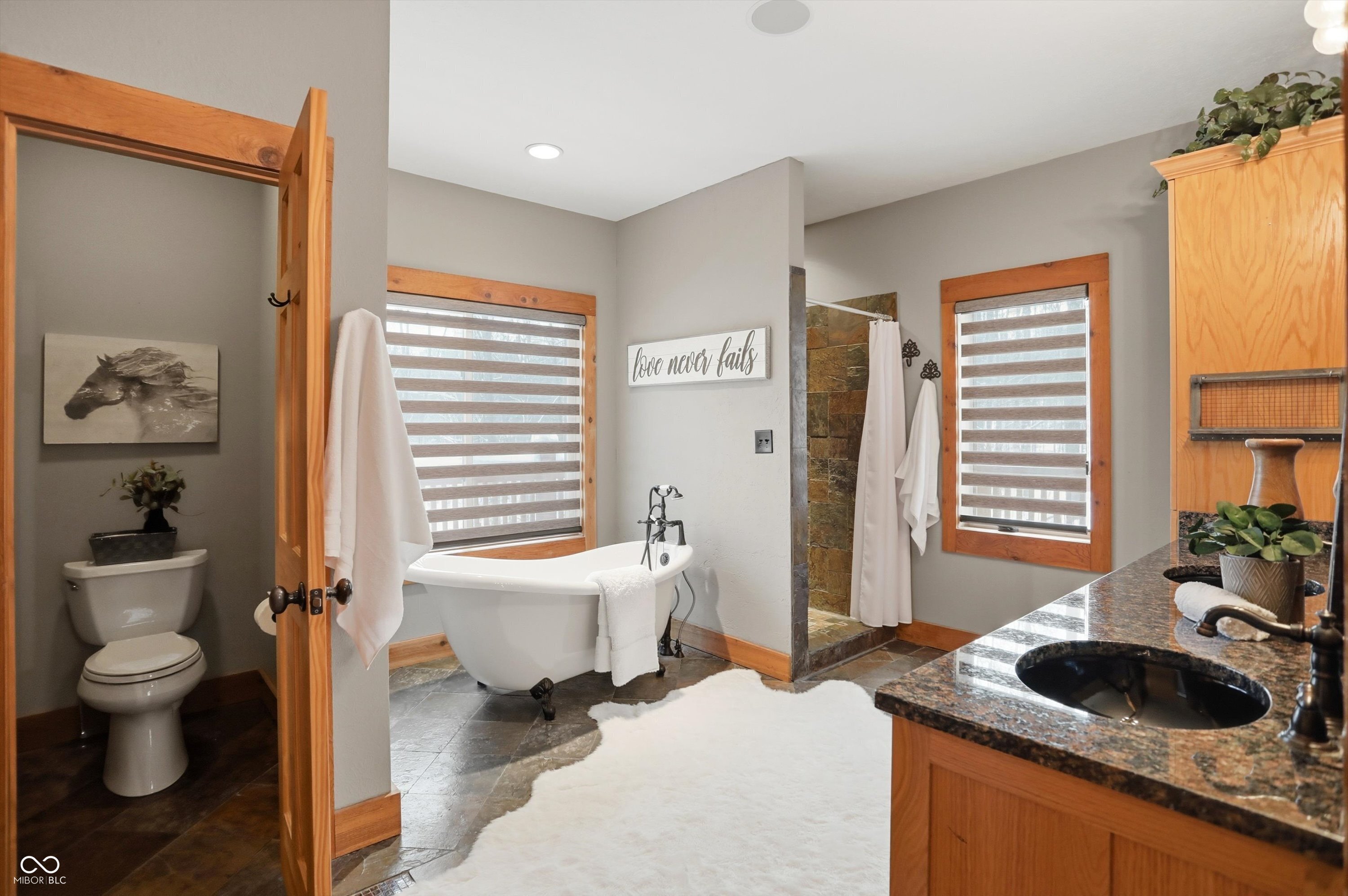 Unionville, Indiana, 47468, United States, 5 Bedrooms Bedrooms, ,5 BathroomsBathrooms,Residential,For Sale,1975333