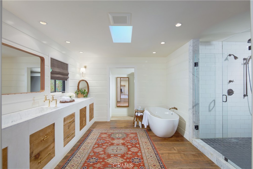 Newport Beach, California, 92660, United States, 4 Bedrooms Bedrooms, ,3 BathroomsBathrooms,Residential,For Sale,1927269