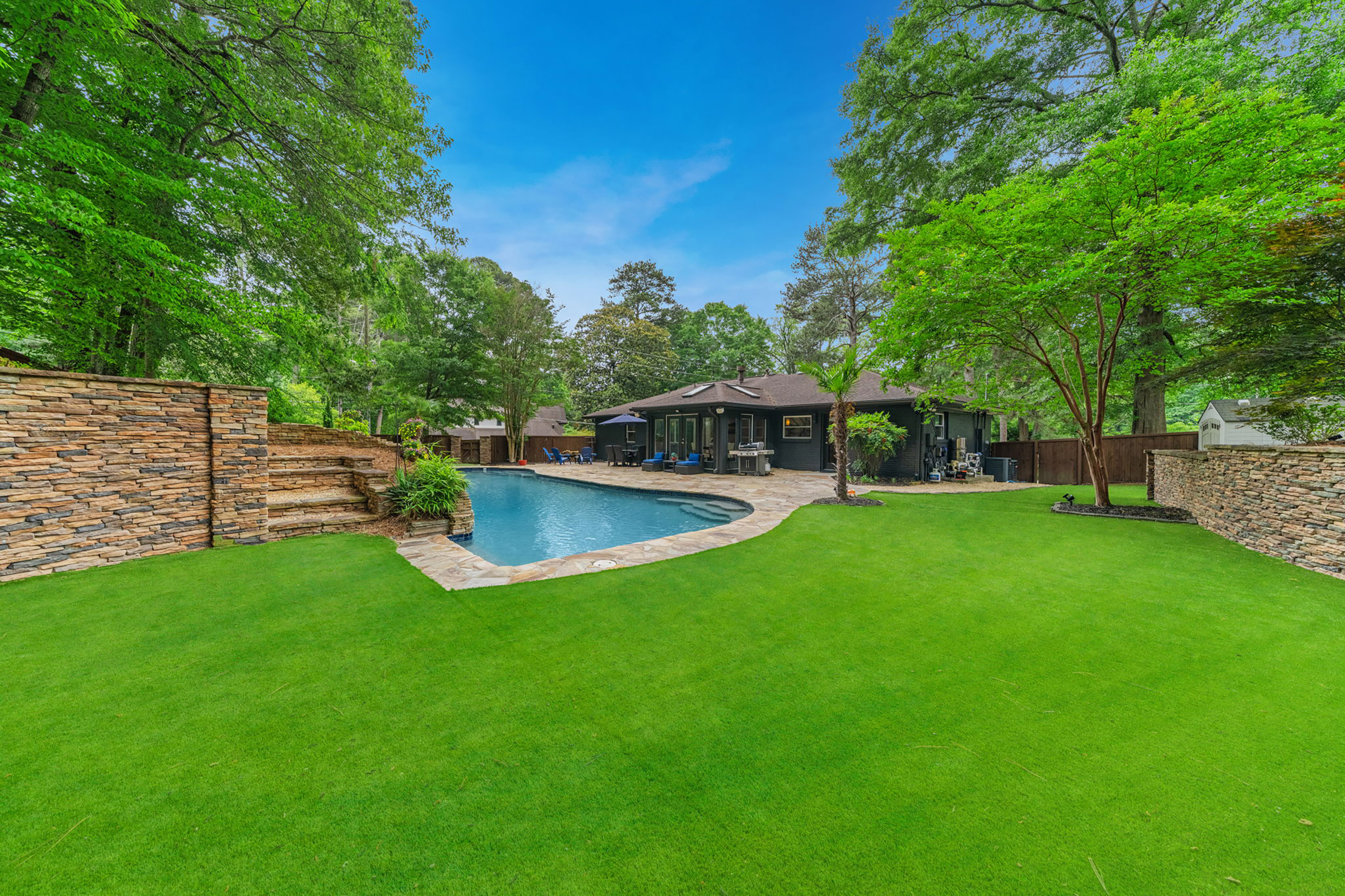  Pristine Morningside Mid-Century Modern with Resort-Inspired Backyard - 物件實景