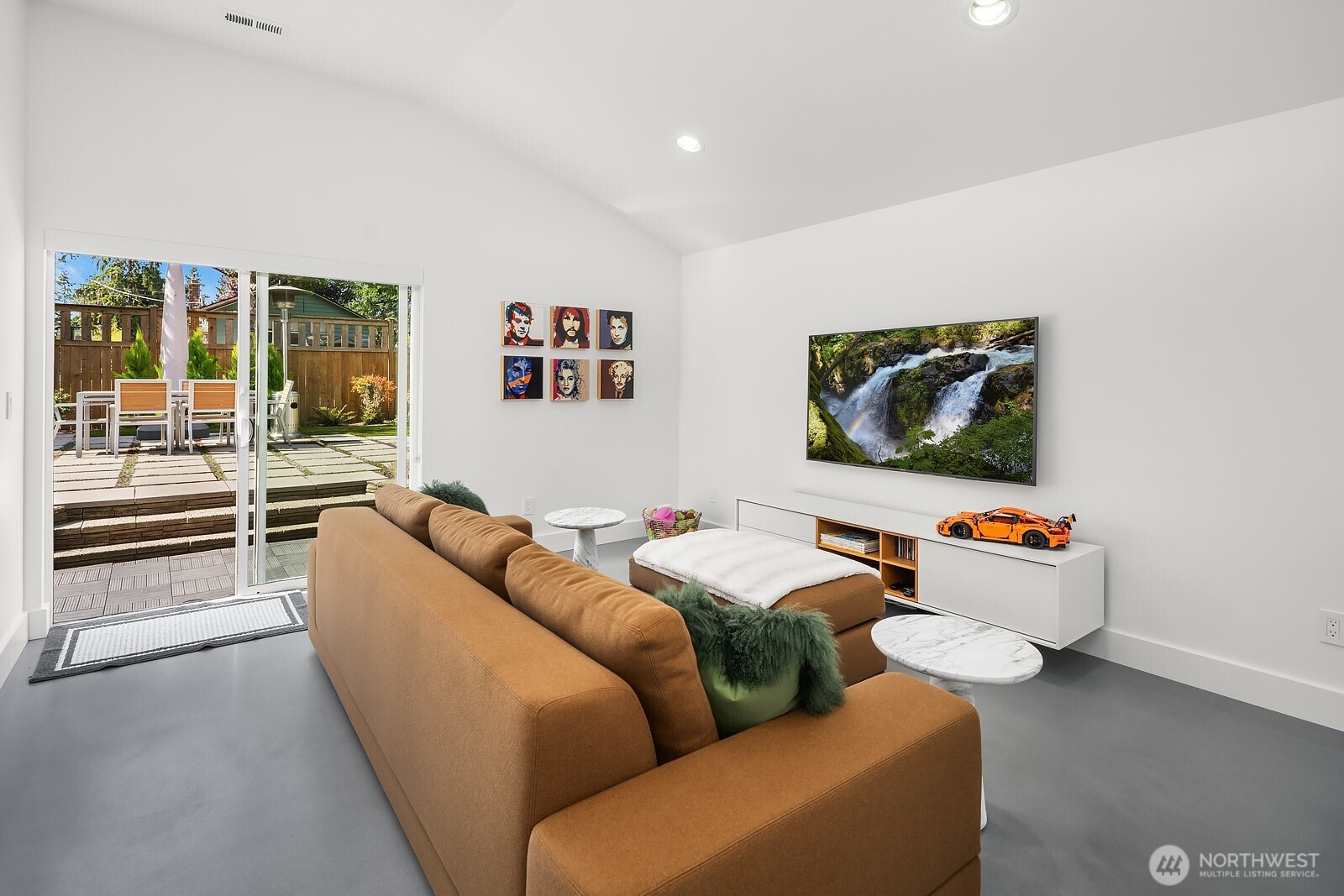 Seattle, Washington, 98125, United States, 4 Bedrooms Bedrooms, ,3 BathroomsBathrooms,Residential,For Sale,1947989