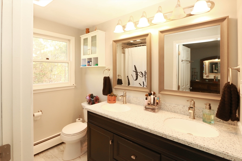 Merrimac, Massachusetts, 01860, United States, 3 Bedrooms Bedrooms, ,3 BathroomsBathrooms,Residential,For Sale,1976676