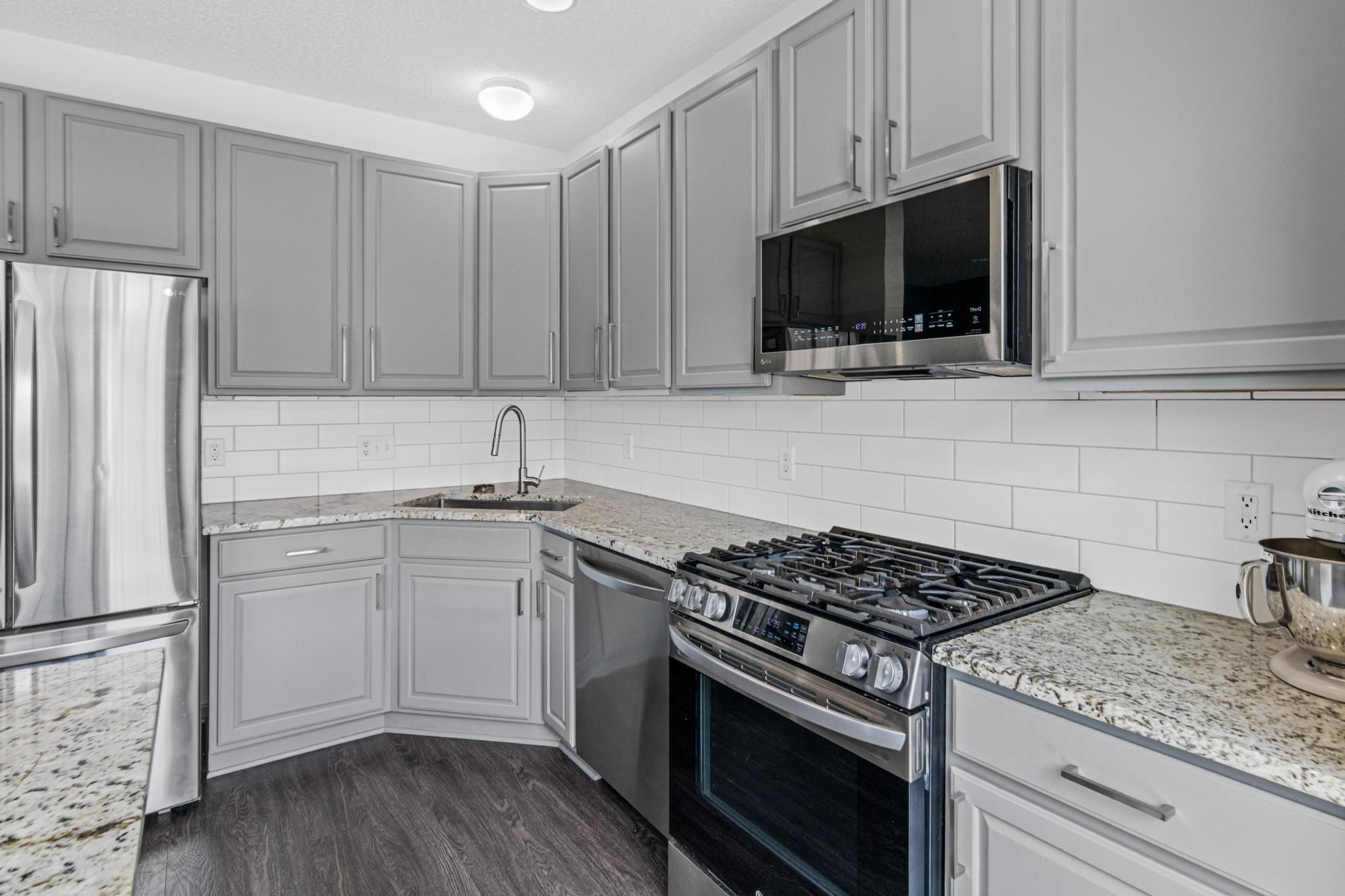  Beautifully Updated Living Near Downtown Robbinsdale - 物件實景