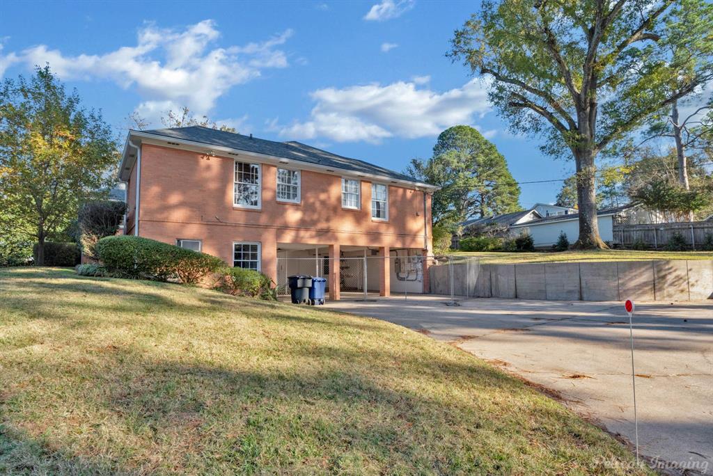 Shreveport, Louisiana, 71106, United States, 3 Bedrooms Bedrooms, ,4 BathroomsBathrooms,Residential,For Sale,1807700