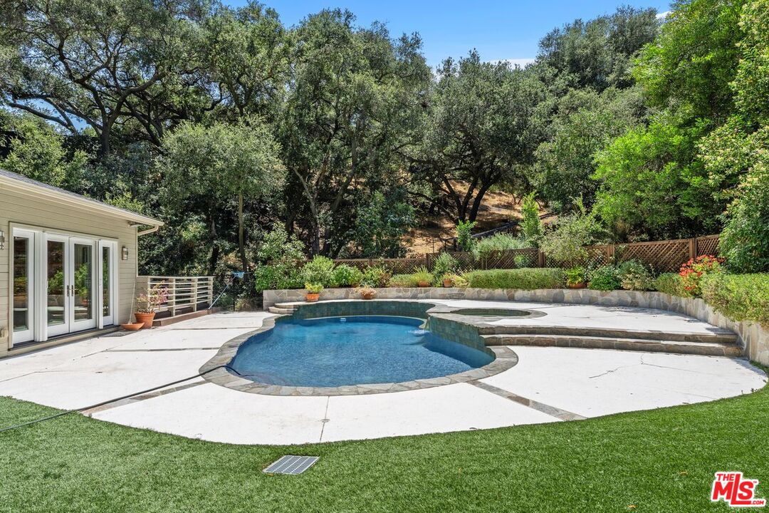 Calabasas, California, 91302, United States, 4 Bedrooms Bedrooms, ,3 BathroomsBathrooms,Residential,For Sale,1896554