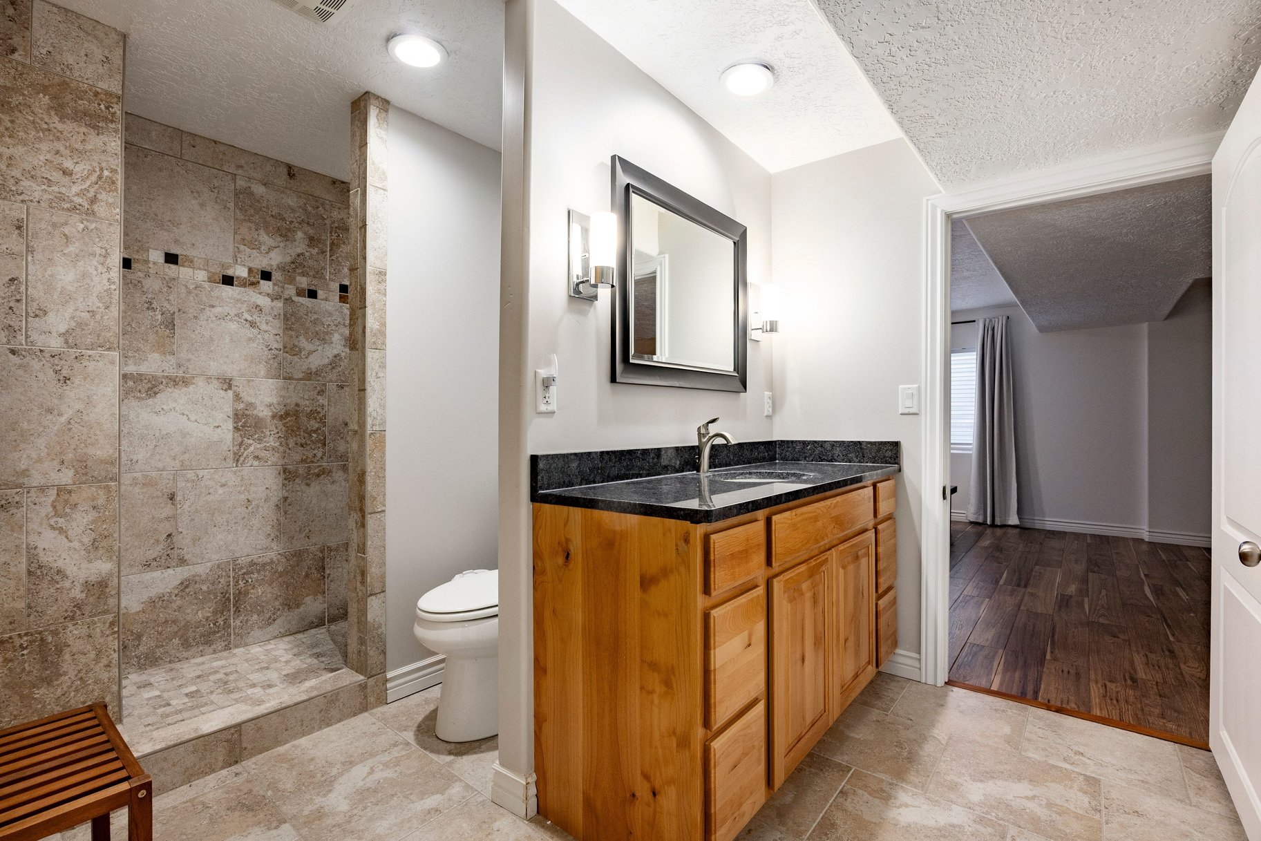  Enjoy Single Level Living at It