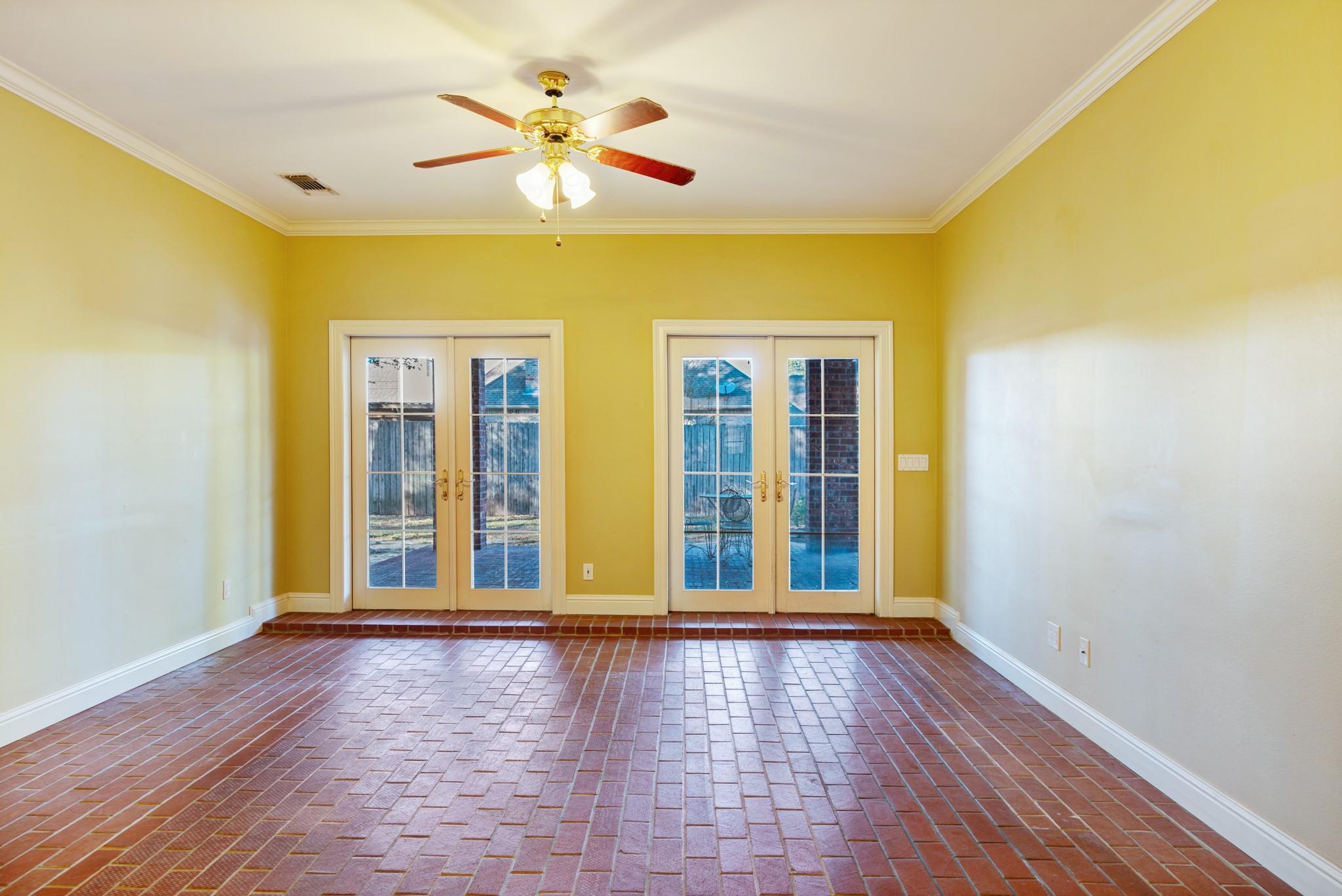 Paris, Texas, 75462, United States, 5 Bedrooms Bedrooms, ,5 BathroomsBathrooms,Residential,For Sale,1990827