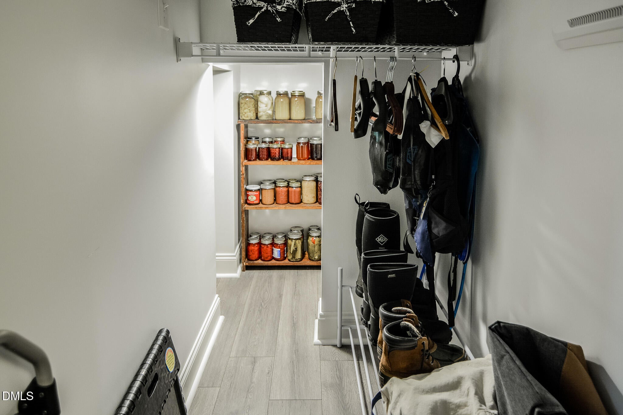 Clayton, North Carolina, 27527, United States, 3 Bedrooms Bedrooms, ,3 BathroomsBathrooms,Residential,For Sale,1958023