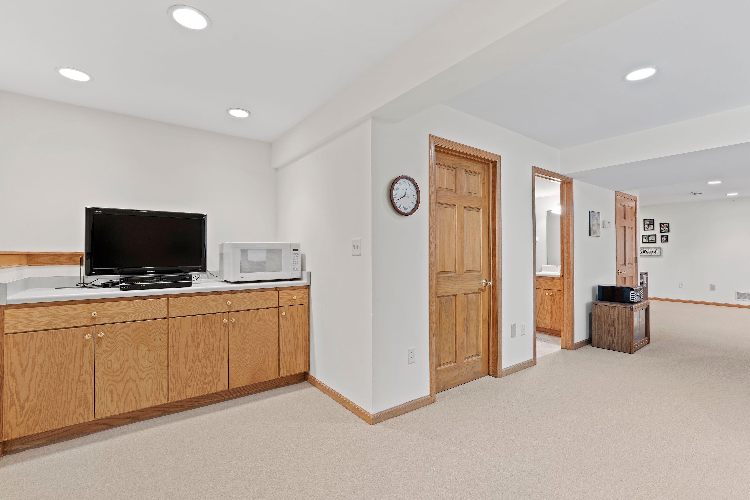  Spacious Side-by-Side Condo in Brookfield - 物件實景