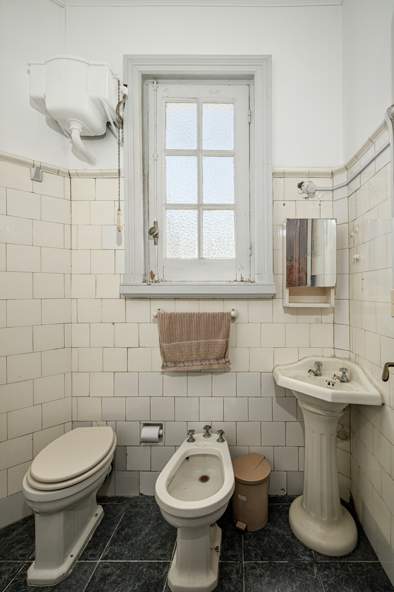  Spacious Fifth-Floor Apartment in Montevideo