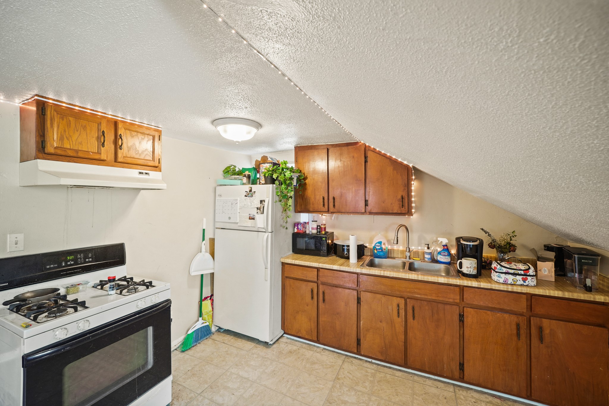 Houston, Texas, 77008, United States, 2 Bedrooms Bedrooms, ,1 BathroomBathrooms,Residential,For Sale,1868340