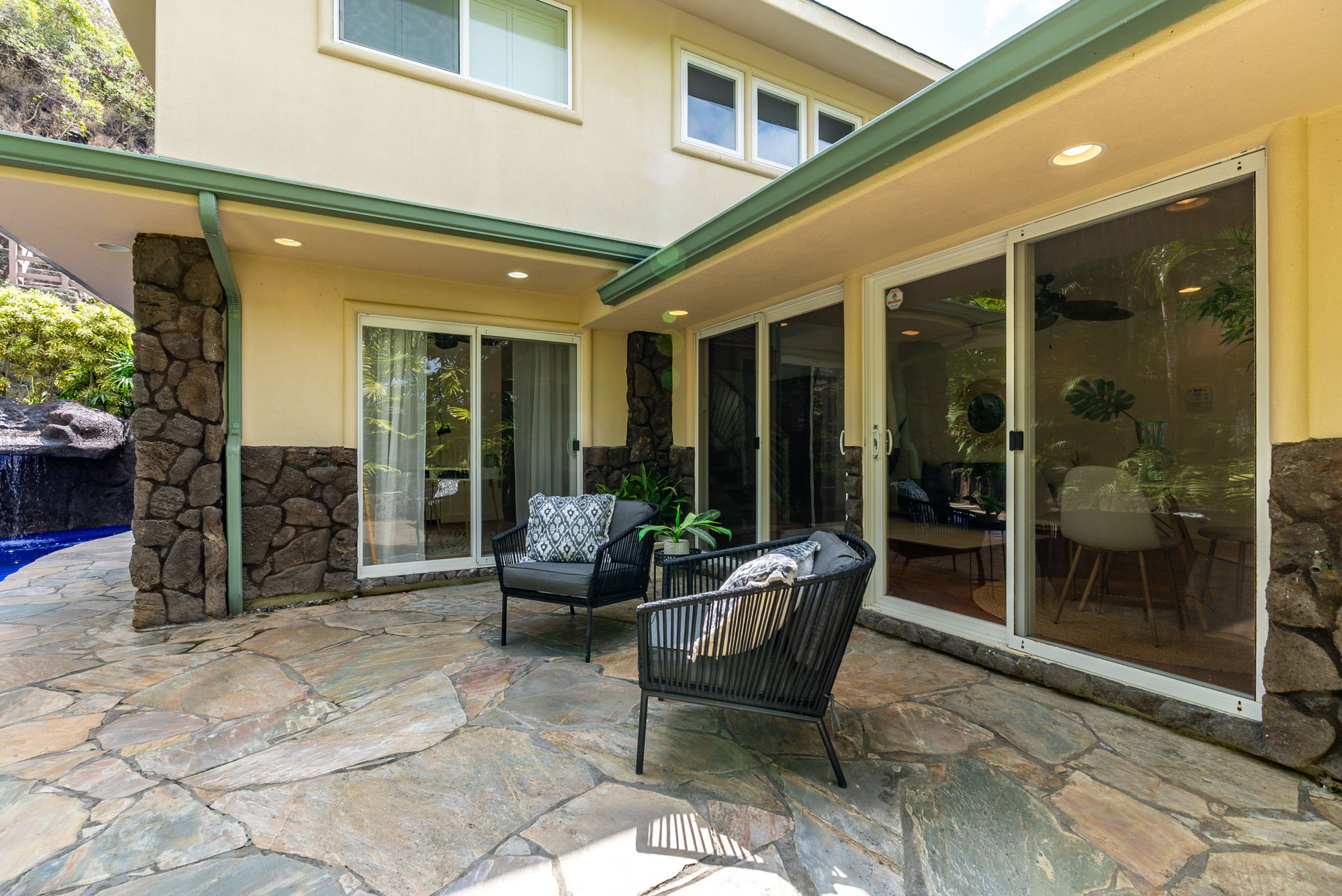 Kailua, Hawaii, 96734, United States, 6 Bedrooms Bedrooms, ,4 BathroomsBathrooms,Residential,For Sale,1981977