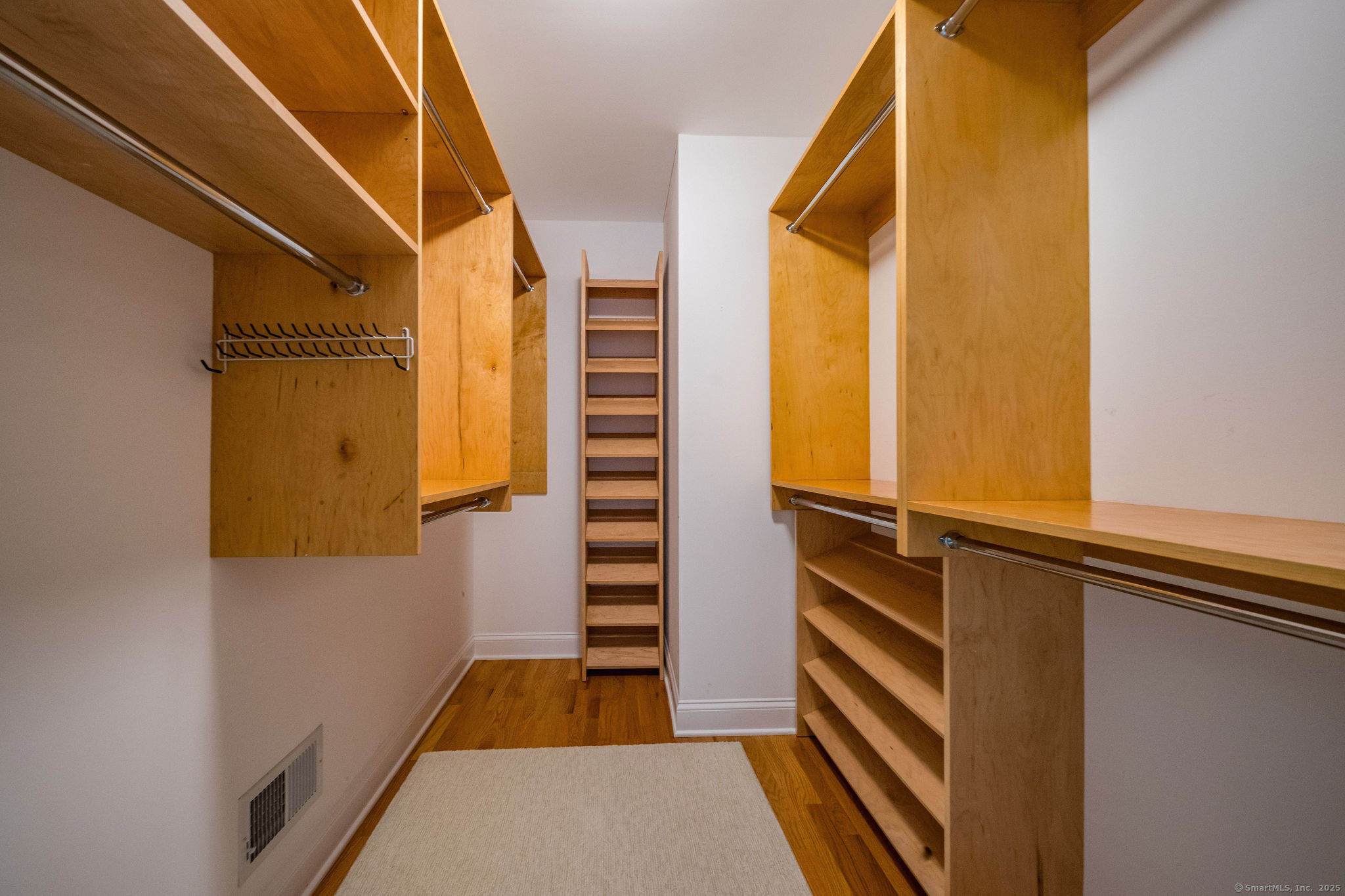 Madison, Connecticut, 06443, United States, 4 Bedrooms Bedrooms, ,4 BathroomsBathrooms,Residential,For Sale,1960564