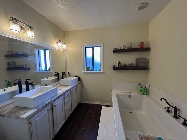 Carlsbad, New Mexico, 88220, United States, 4 Bedrooms Bedrooms, ,4 BathroomsBathrooms,Residential,For Sale,2006248