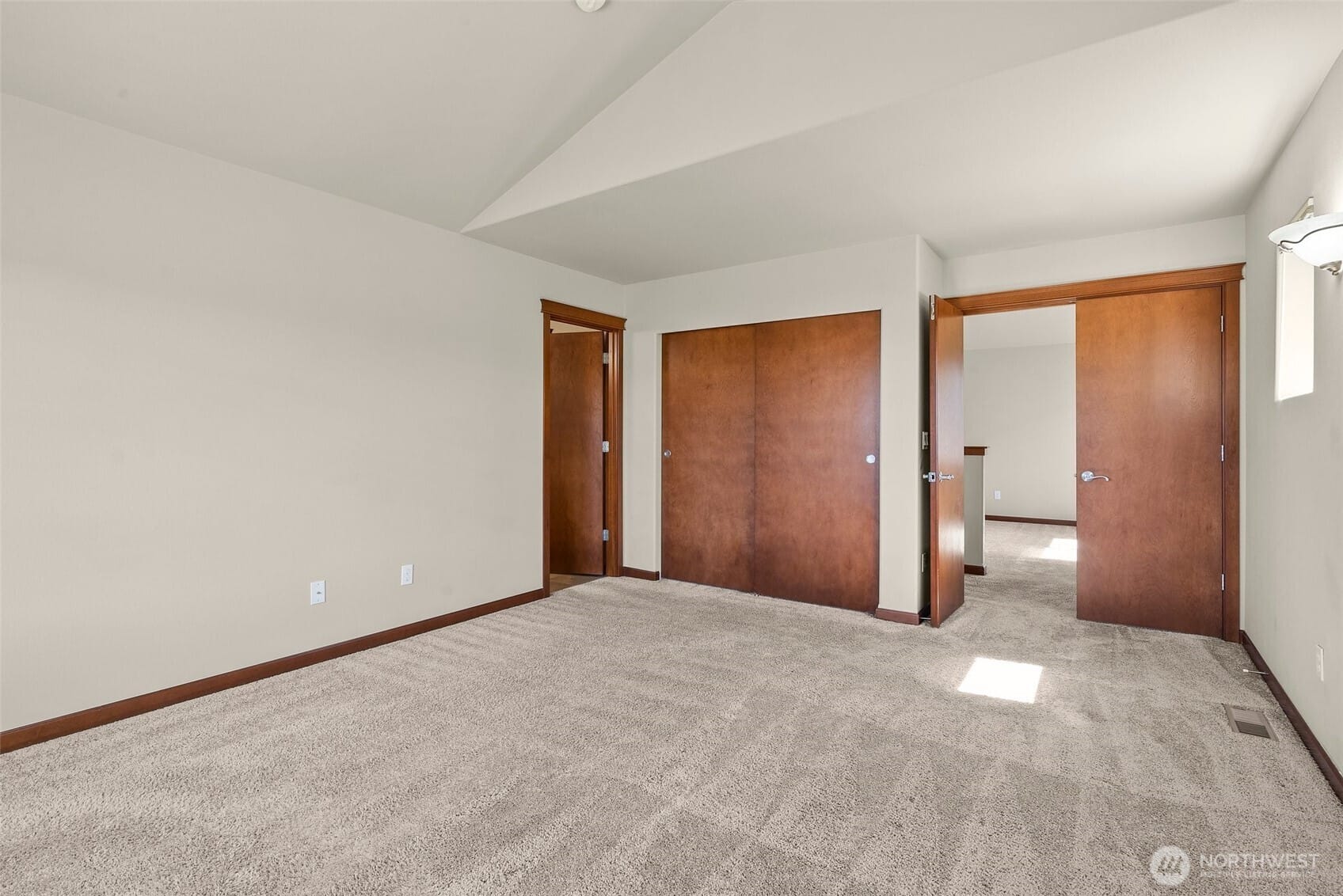 Puyallup, Washington, 98374, United States, 3 Bedrooms Bedrooms, ,3 BathroomsBathrooms,Residential,For Sale,1885383