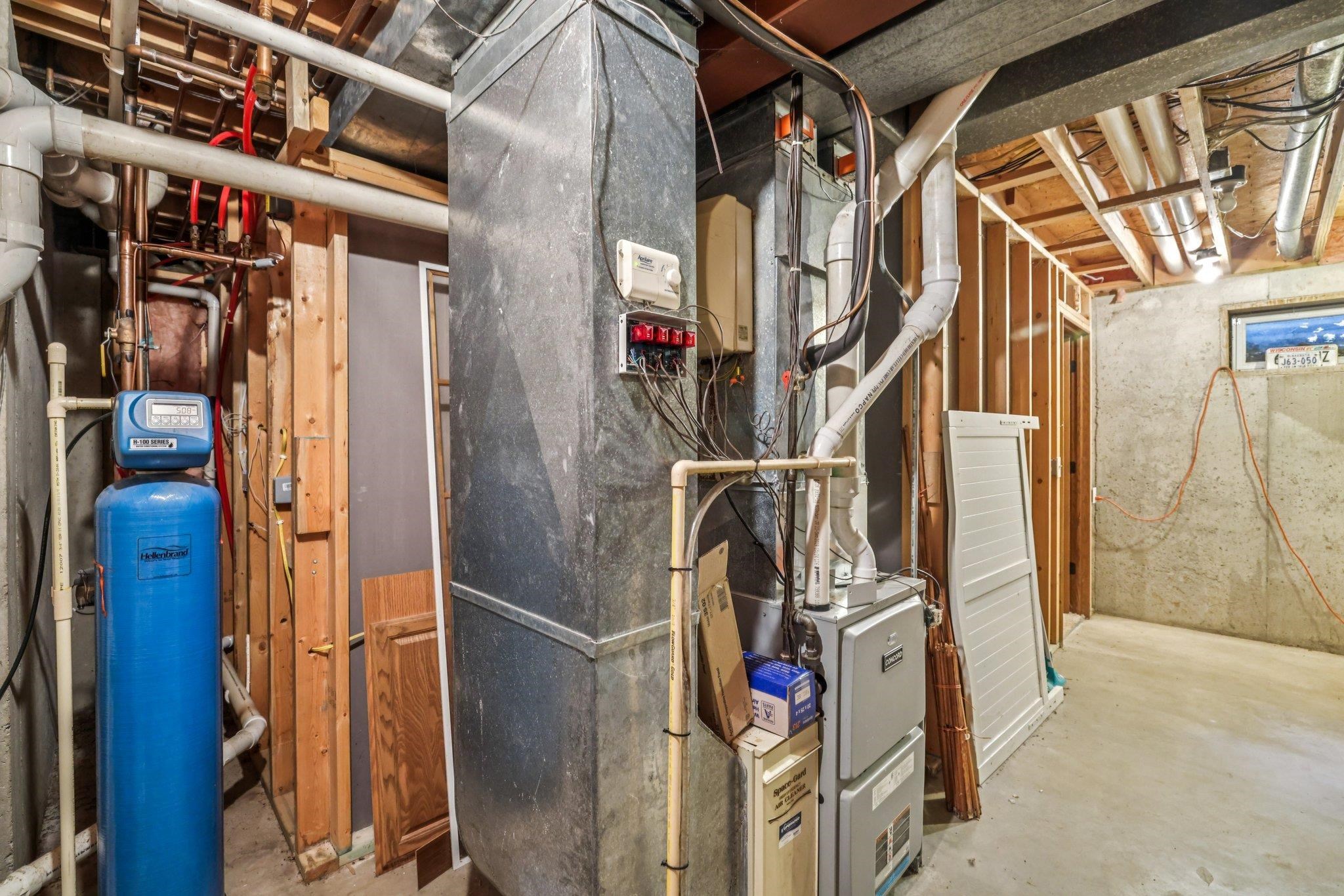 Portage, Wisconsin, 53901, United States, 4 Bedrooms Bedrooms, ,5 BathroomsBathrooms,Residential,For Sale,1976177