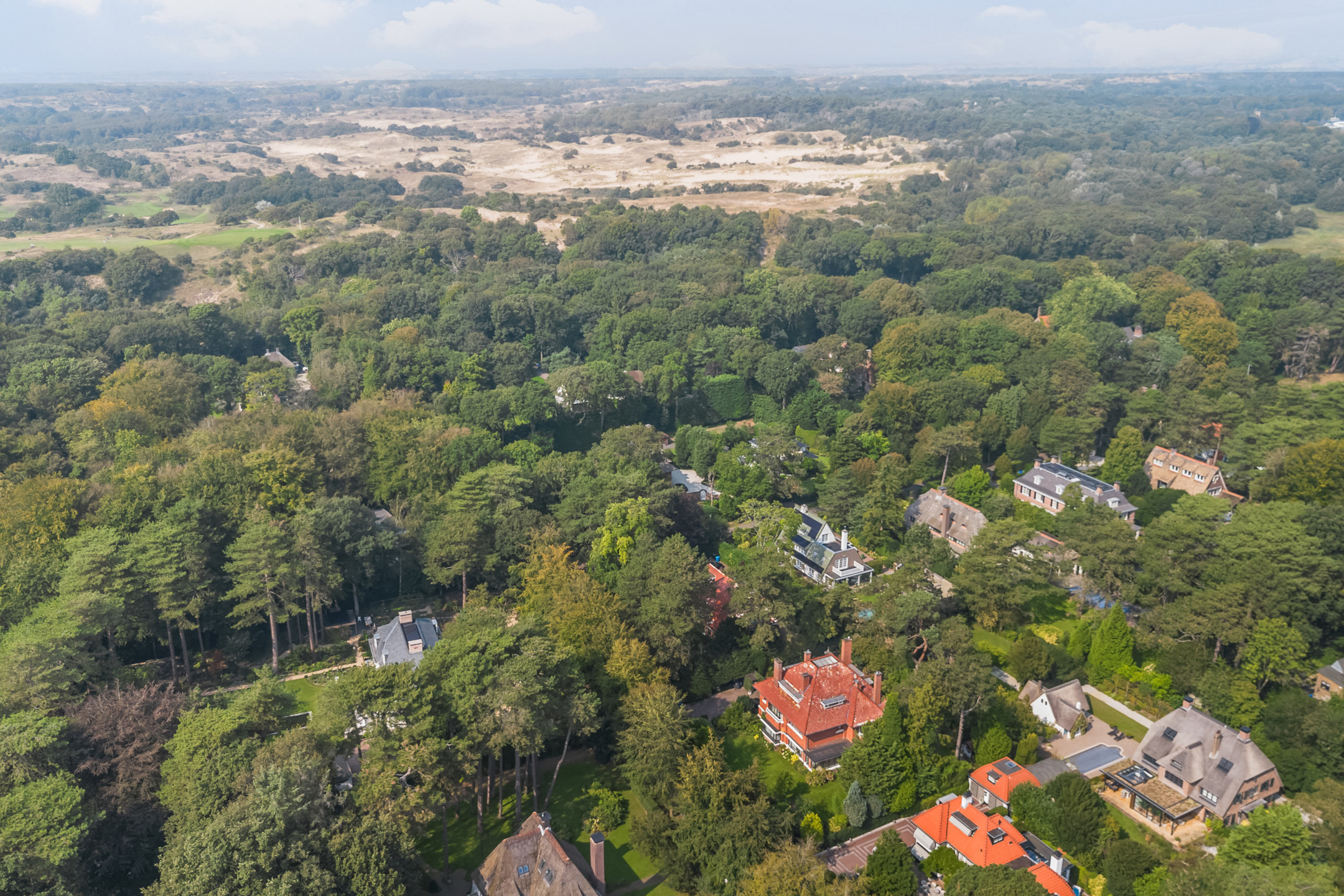  Spacious, turn-key family villa with swimming pool and guest accommodation - 物件實景
