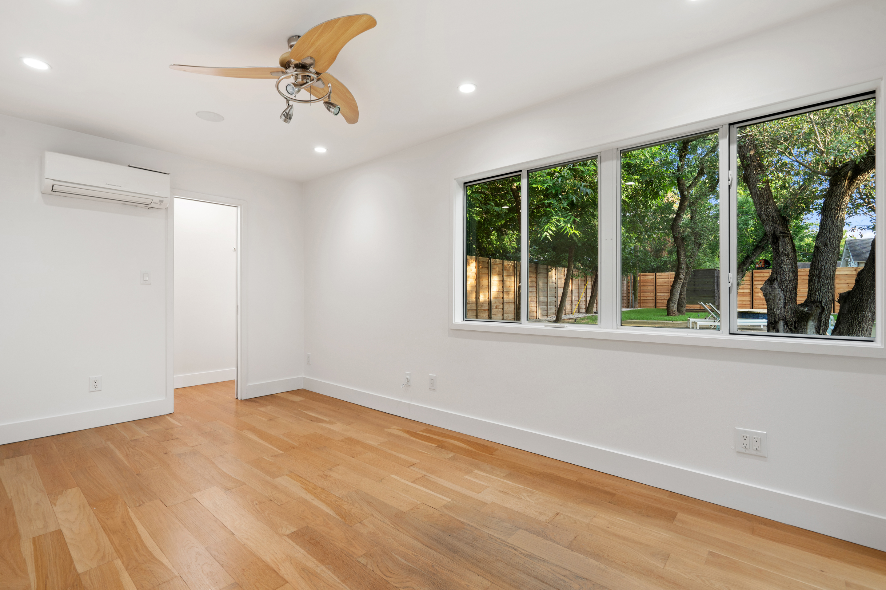  Midcentury Modern NW Hills Off Market - Lap Pool, Huge Windows, Renovated - 物件實景