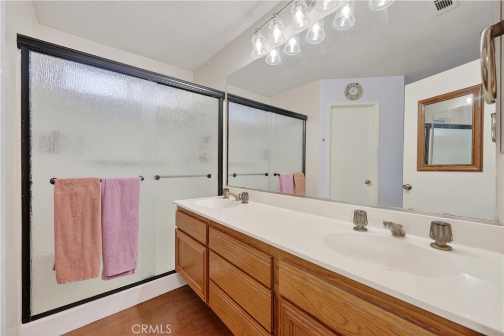 Corona, California, 92883, United States, 4 Bedrooms Bedrooms, ,2 BathroomsBathrooms,Residential,For Sale,2009090