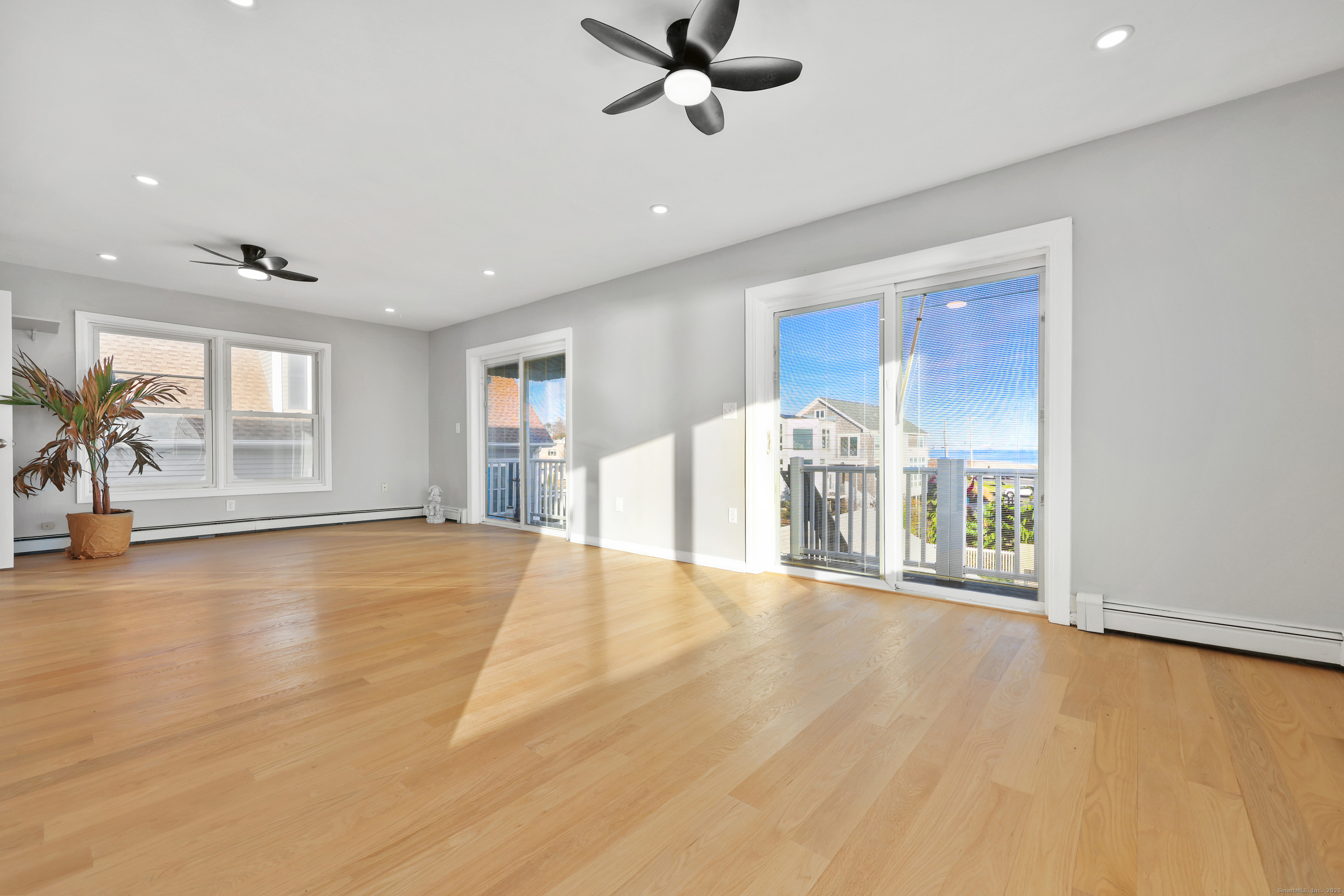 Stratford, Connecticut, 06615, United States, 4 Bedrooms Bedrooms, ,3 BathroomsBathrooms,Residential,For Sale,2003243