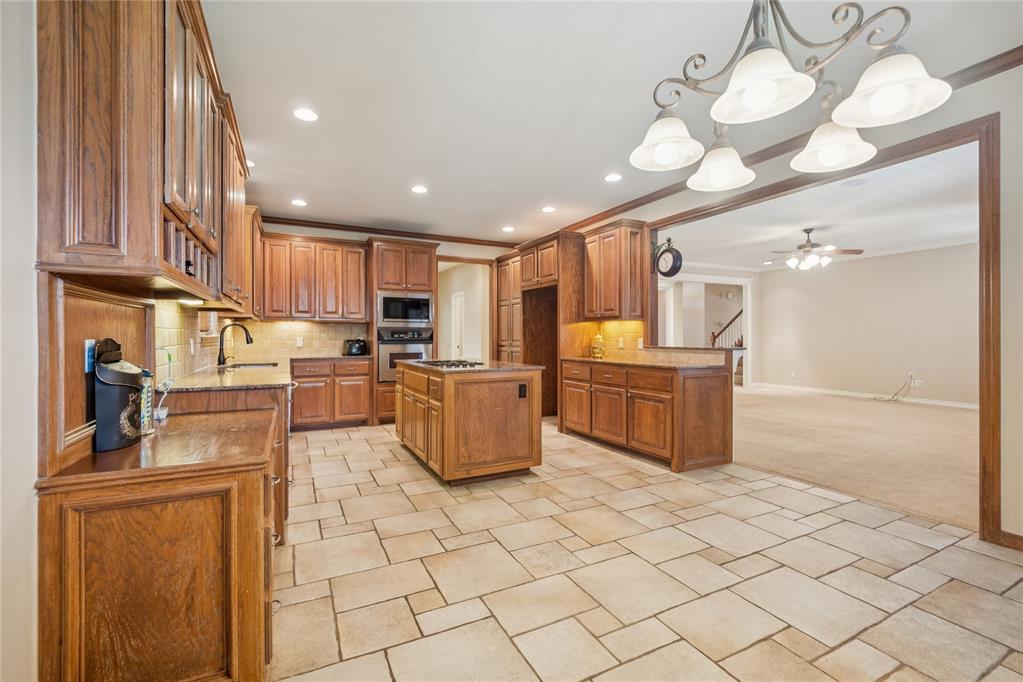 Edmond, Oklahoma, 73013, United States, 4 Bedrooms Bedrooms, ,5 BathroomsBathrooms,Residential,For Sale,1912730