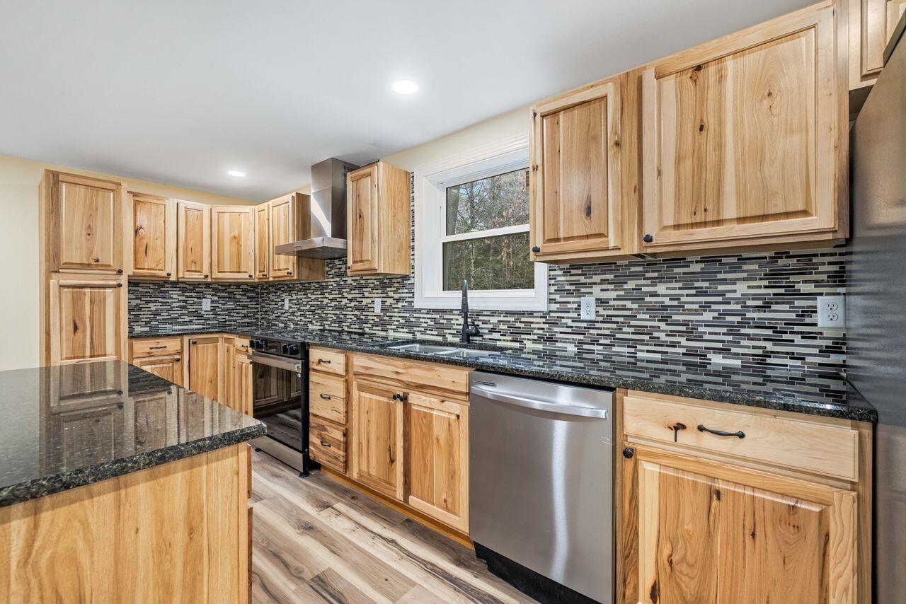 Casco, Maine, 04015, United States, 3 Bedrooms Bedrooms, ,5 BathroomsBathrooms,Residential,For Sale,2001972